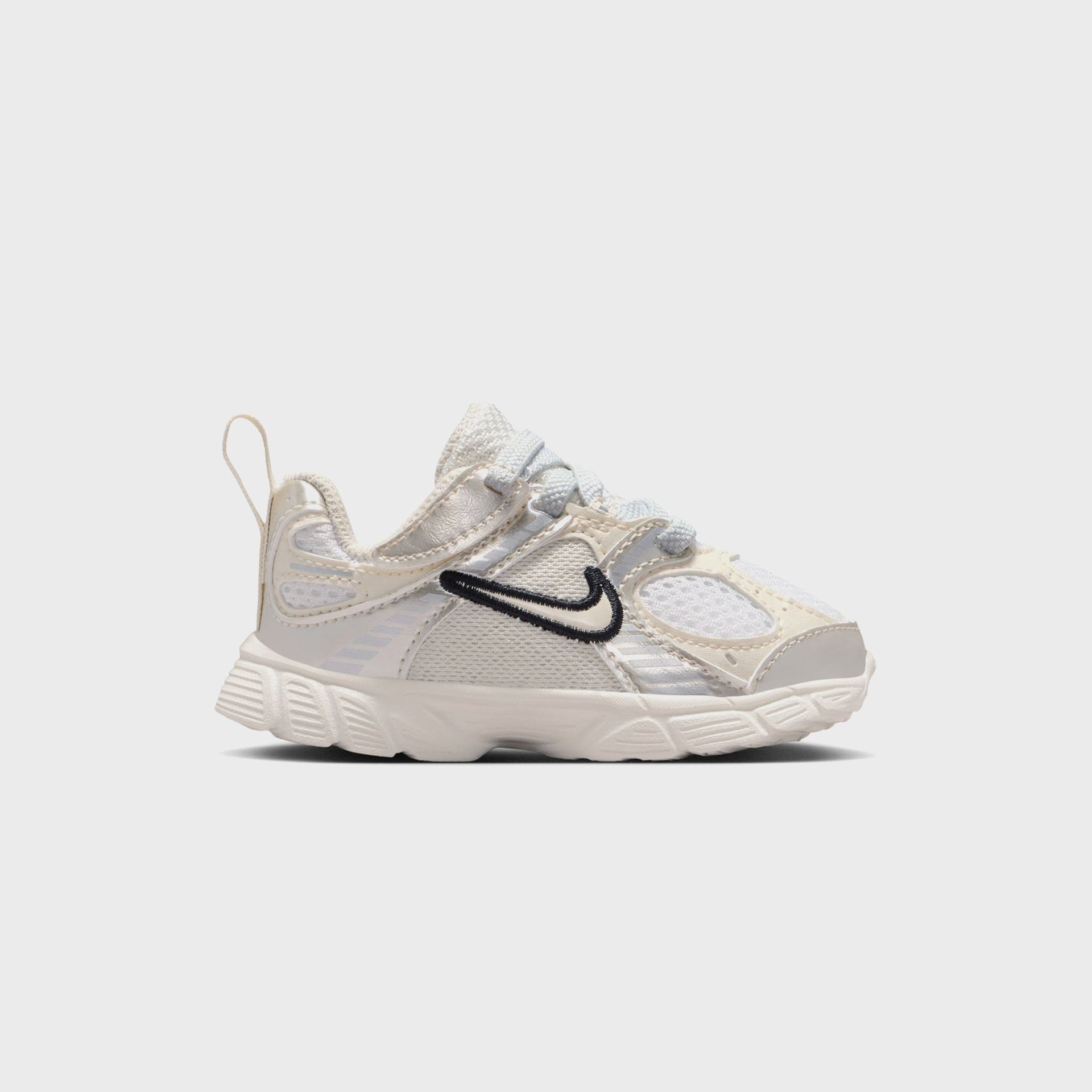 Nike TD V5 Rnr - Summit White / Light Orewood Brown / Sail / Black