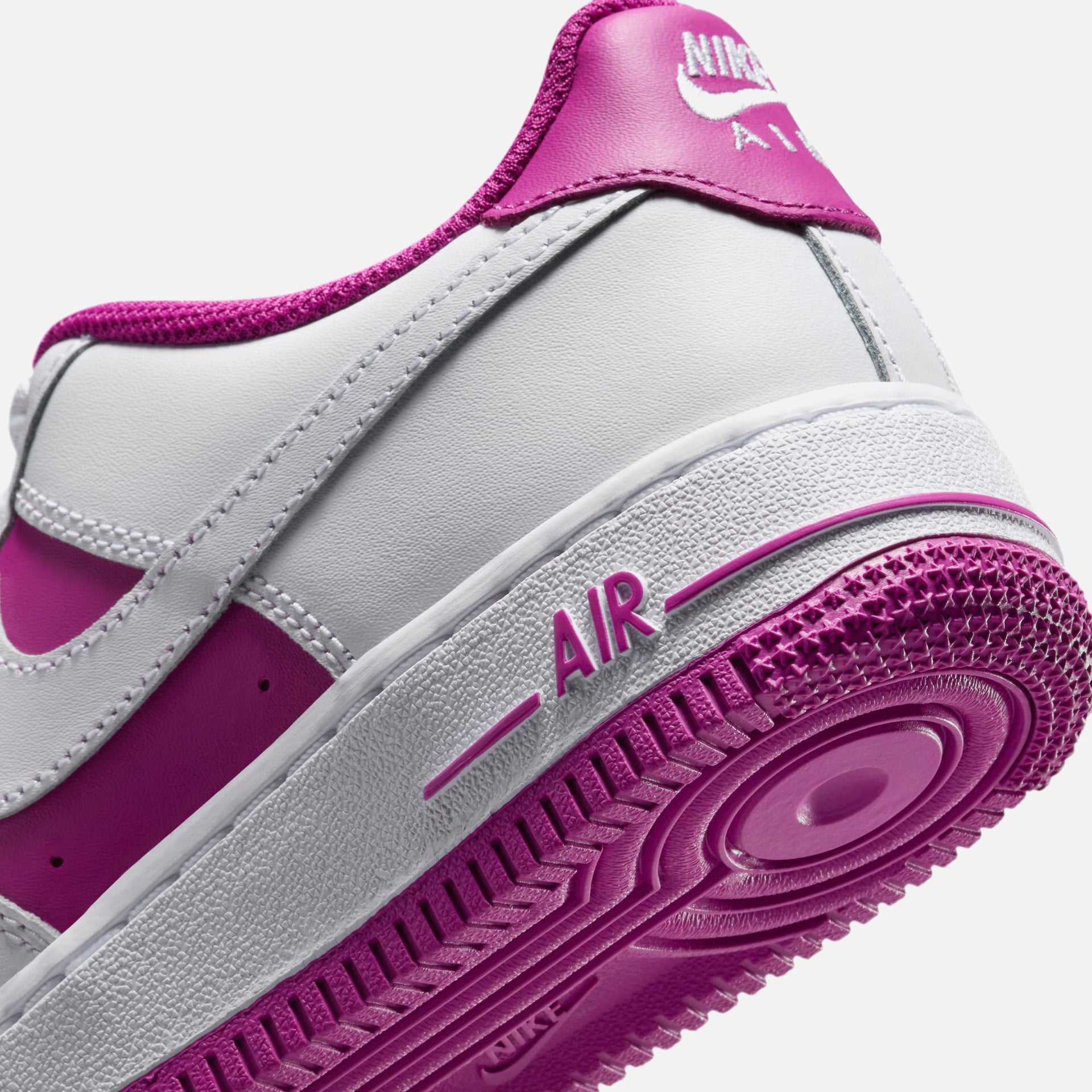 Nike GS Air Force 1 - White / Hot Fuchsia