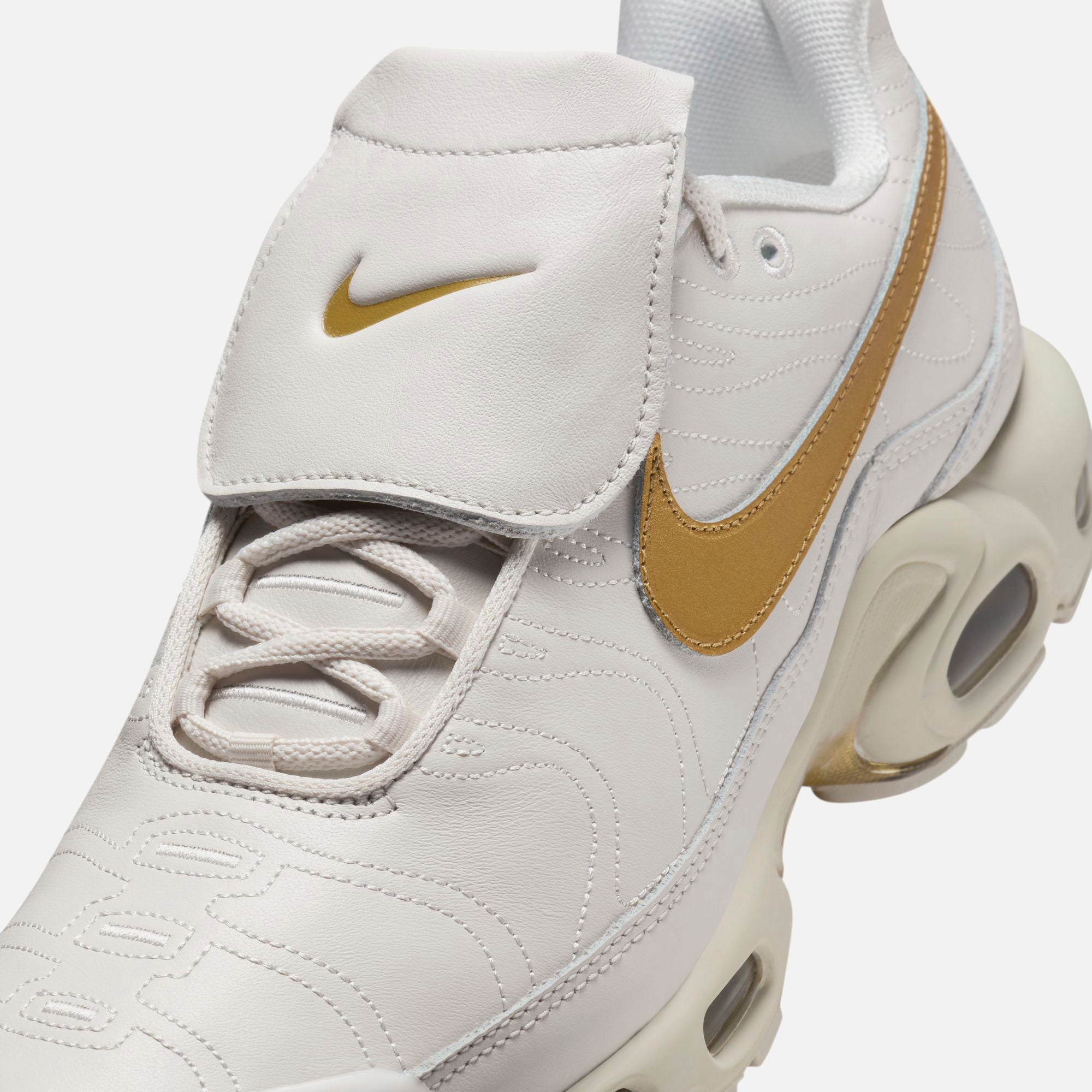 Exclusive Gold【Nike】Air Max Plus PRM Nike Air Max Plus 'Metallic Gold' Release Date. Nike SNKRS