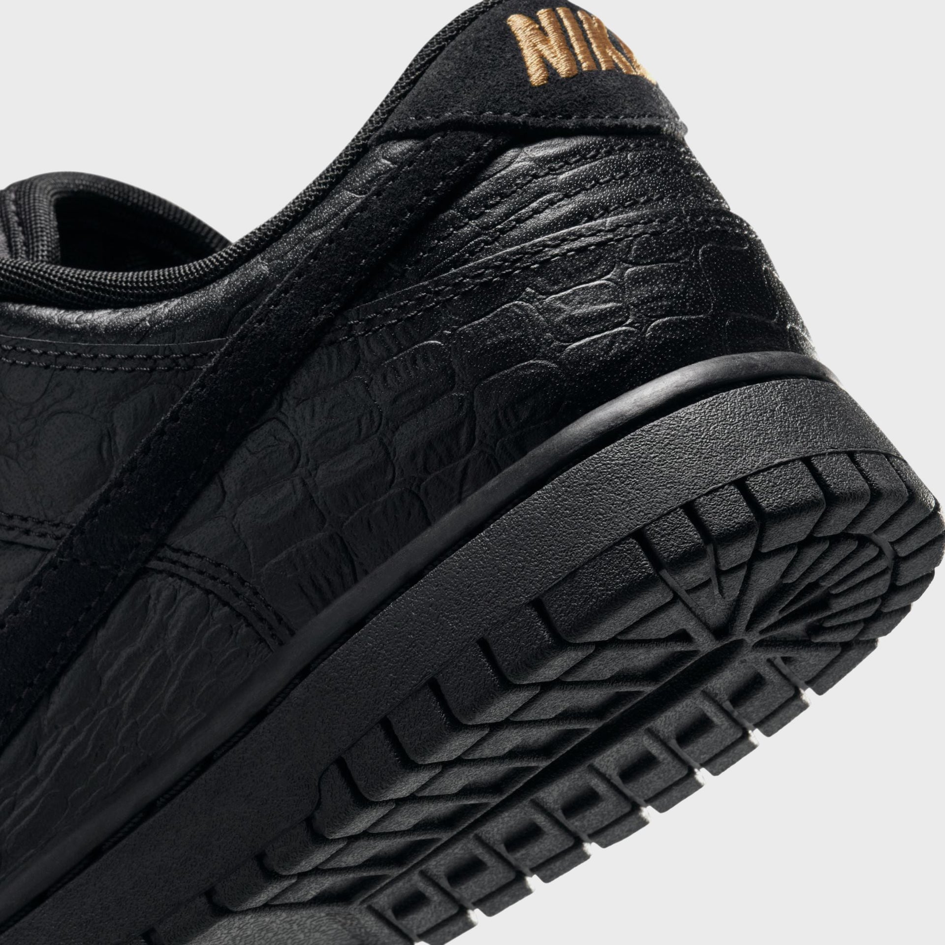 Nike WMNS Dunk Low - Black / Black / Metallic Gold / Off Noir