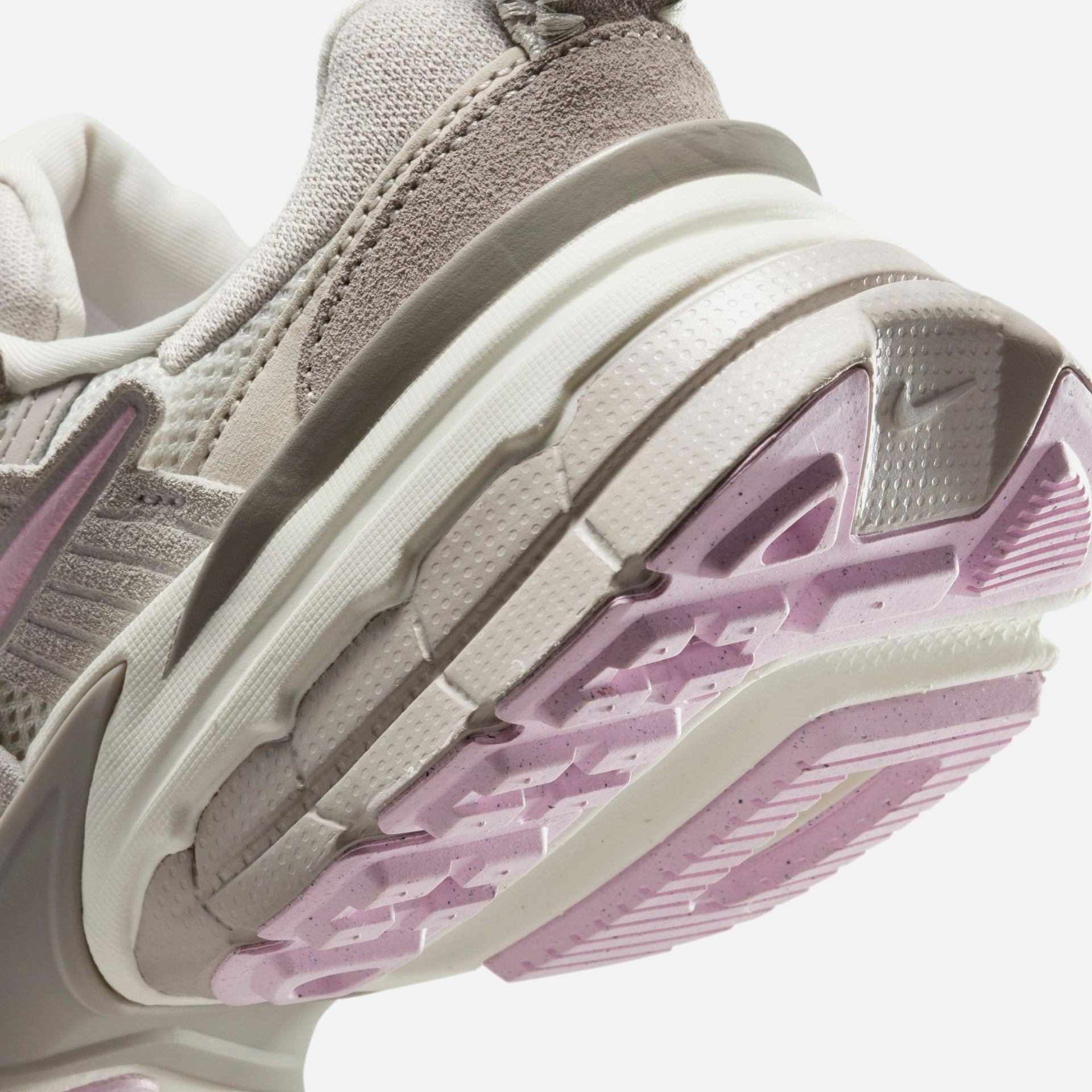 Nike WMNS V2K Run - Sail / Pink Foam / College Grey