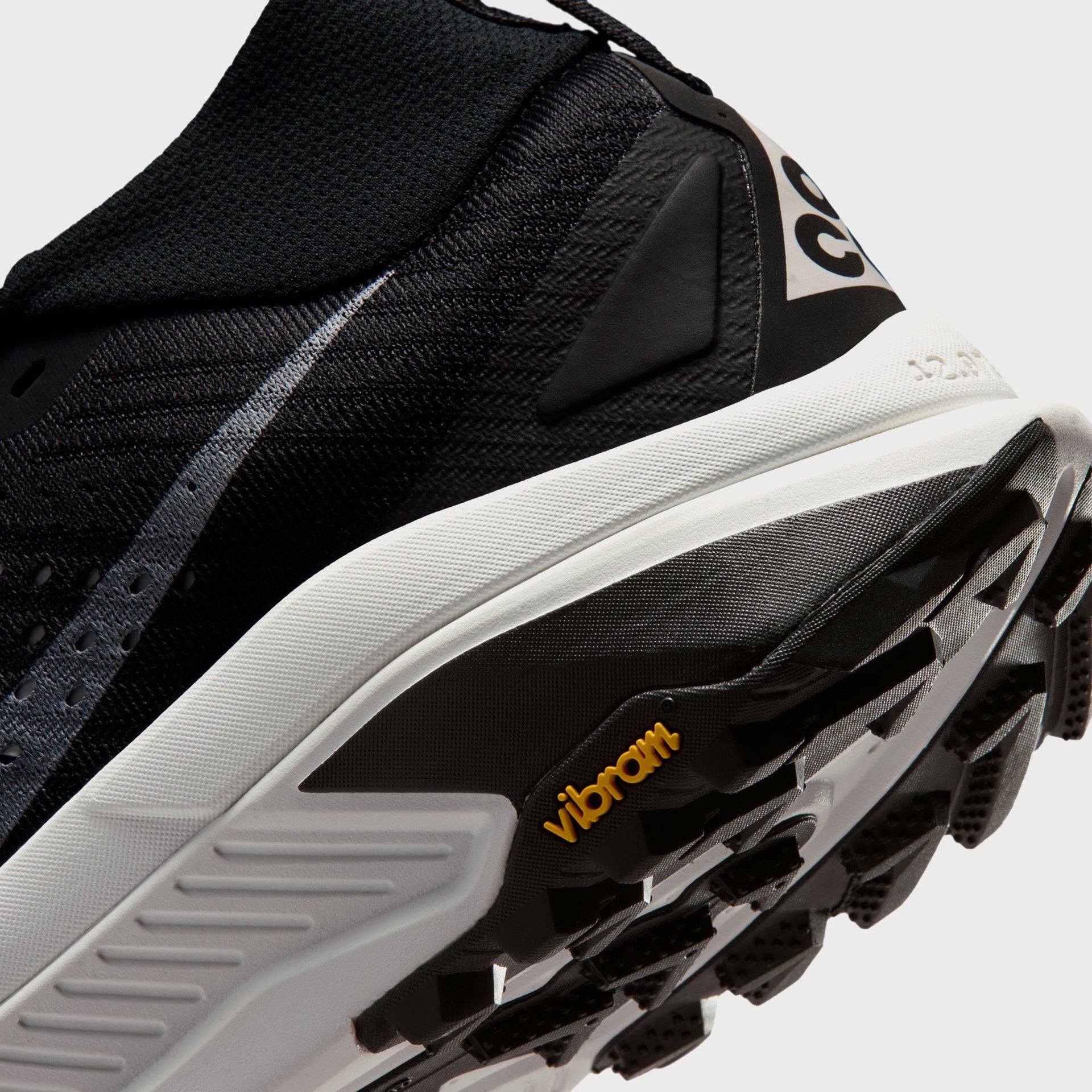 Nike ACG Zegama - Black / Safety Orange / Anthracite / Summit White