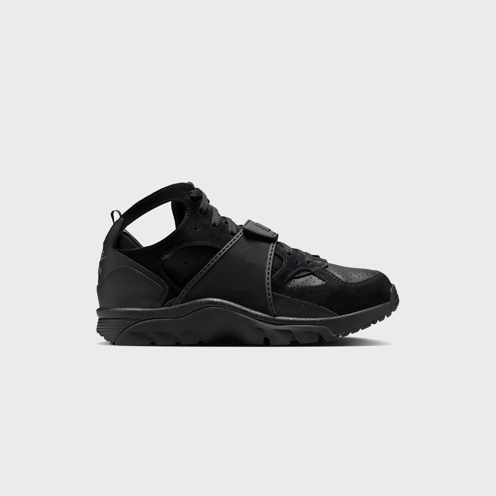 nike air trainer huarache black