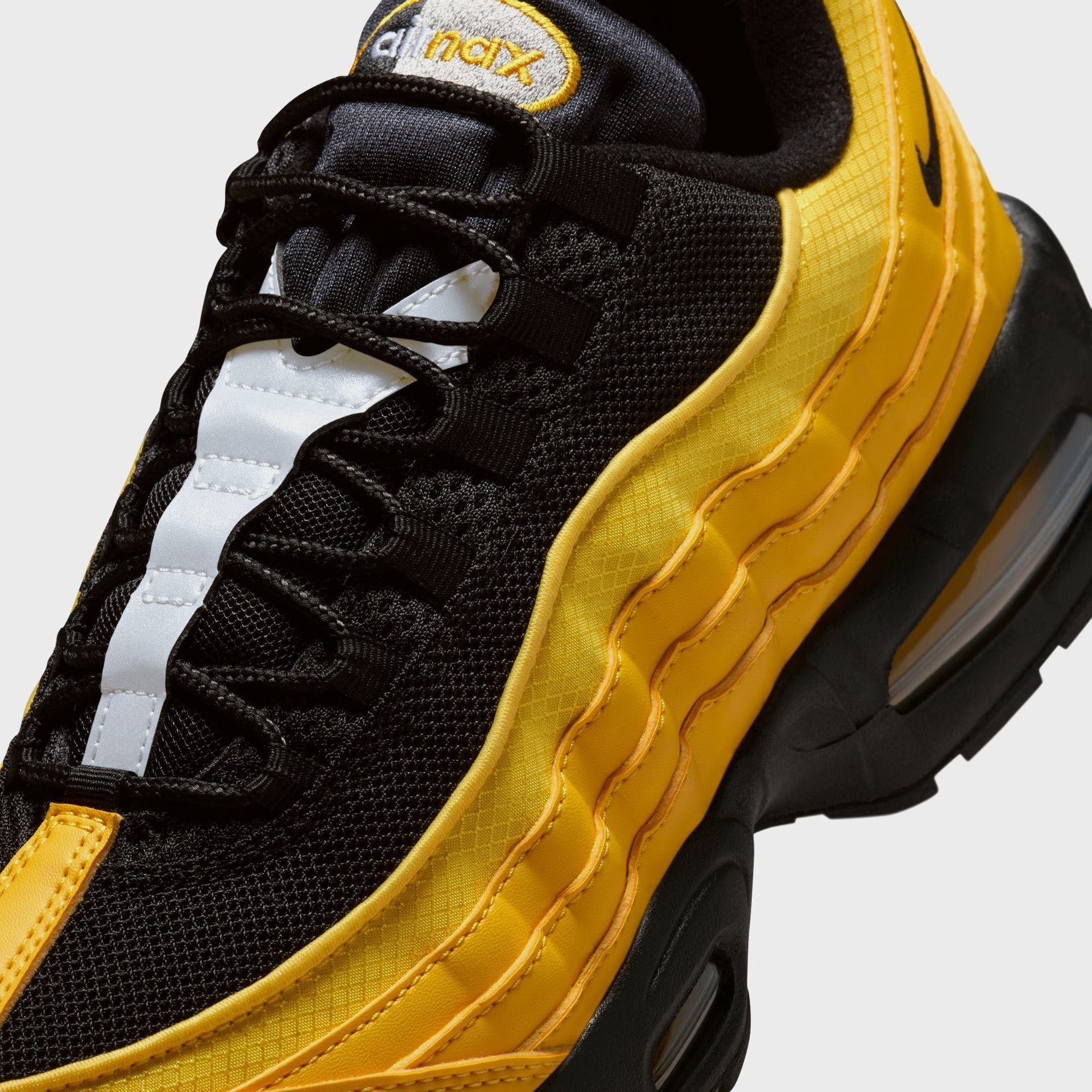 Nike Air Max 95 - Varsity Maize / Black / Metallic Silver / Black