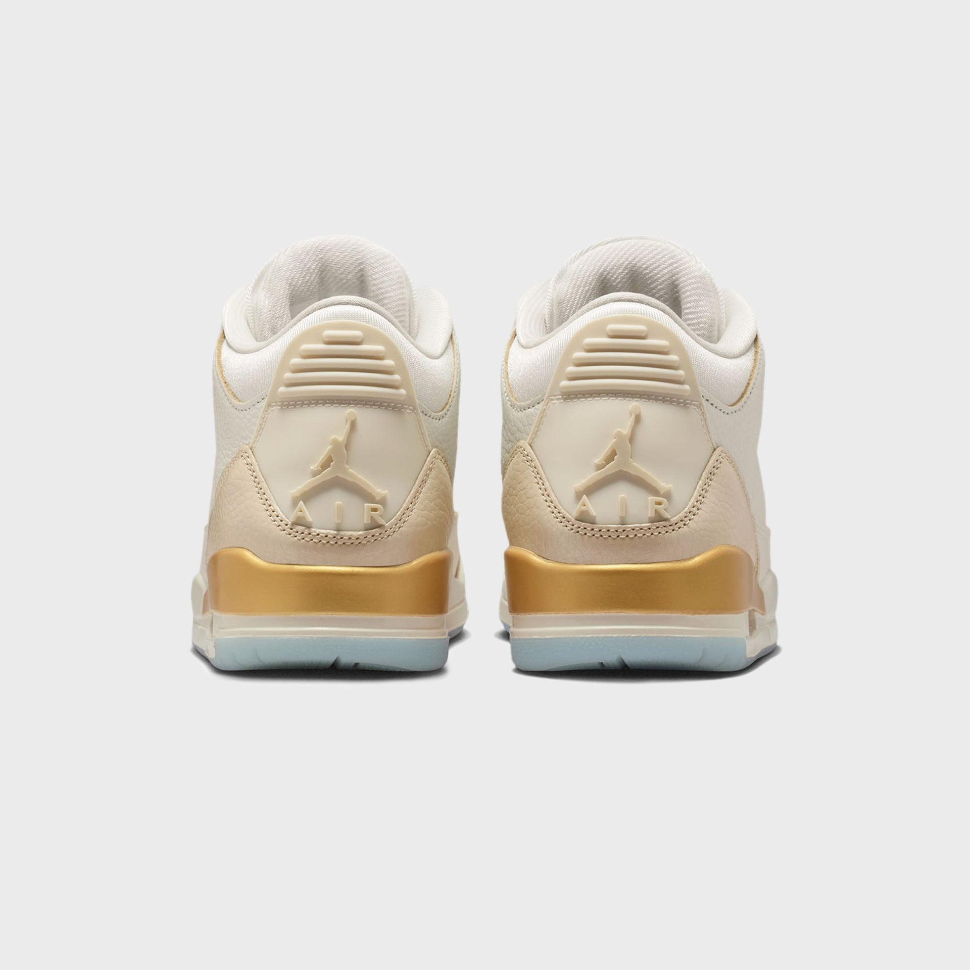 Jordan WMNS Air Jordan 3 Retro - Champion Sail / Team Gold / Pale Ivory / Metallic Gold / Ice
