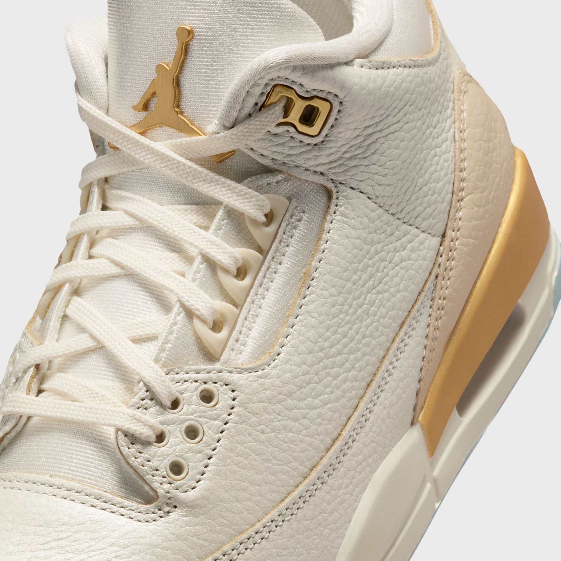 Jordan WMNS Air Jordan 3 Retro - Champion Sail / Team Gold / Pale Ivory / Metallic Gold / Ice