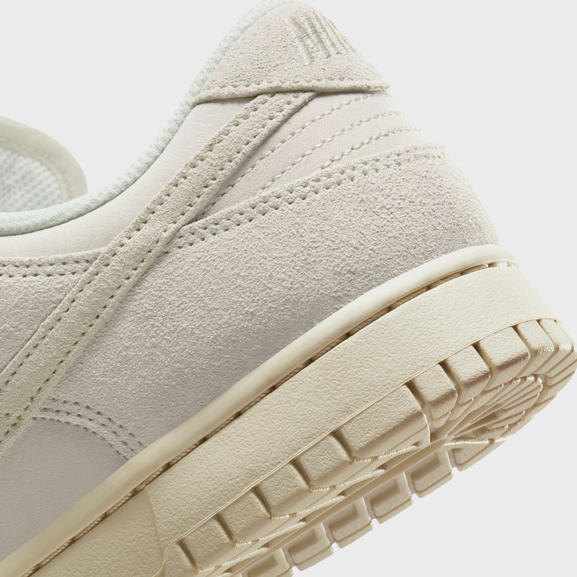 Nike Dunk Low Retro SE - Phantom / Phantom