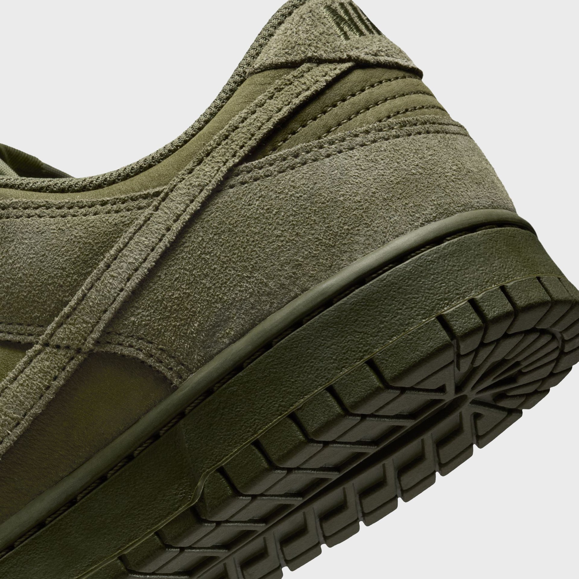 Nike Dunk Low Retro SE - Olive Canvas