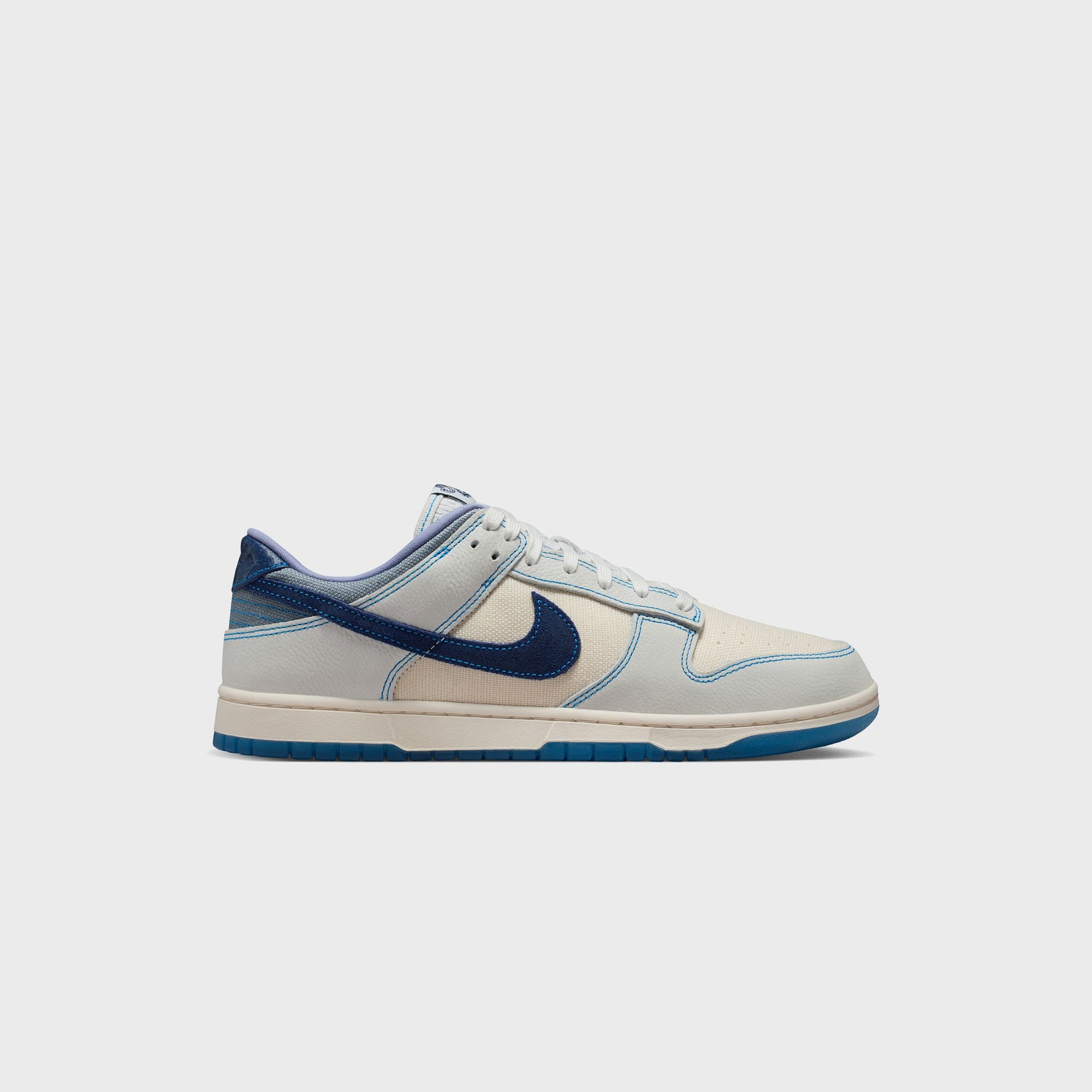 Nike Dunk Low Retro SE - Summit White / Blue Void / Pure Platinum