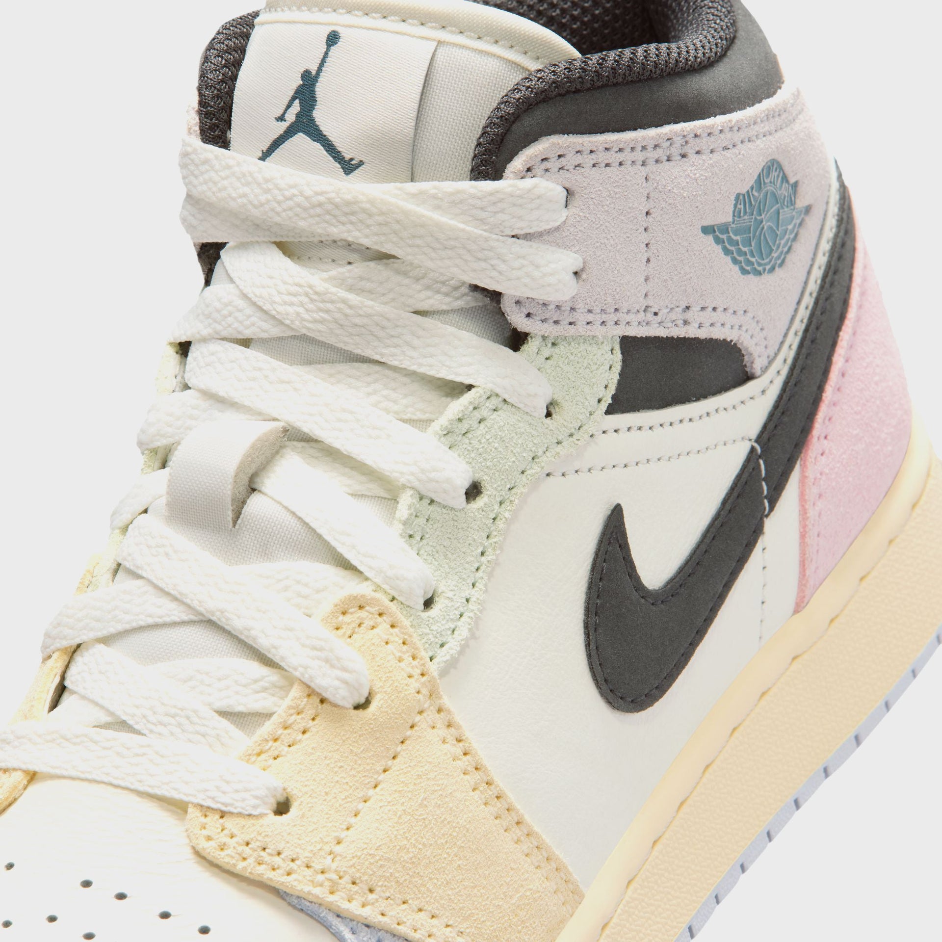 Jordan GS Air Jordan 1 Mid SE - Sail / Iced Jade / Anthracite / Jade Aura