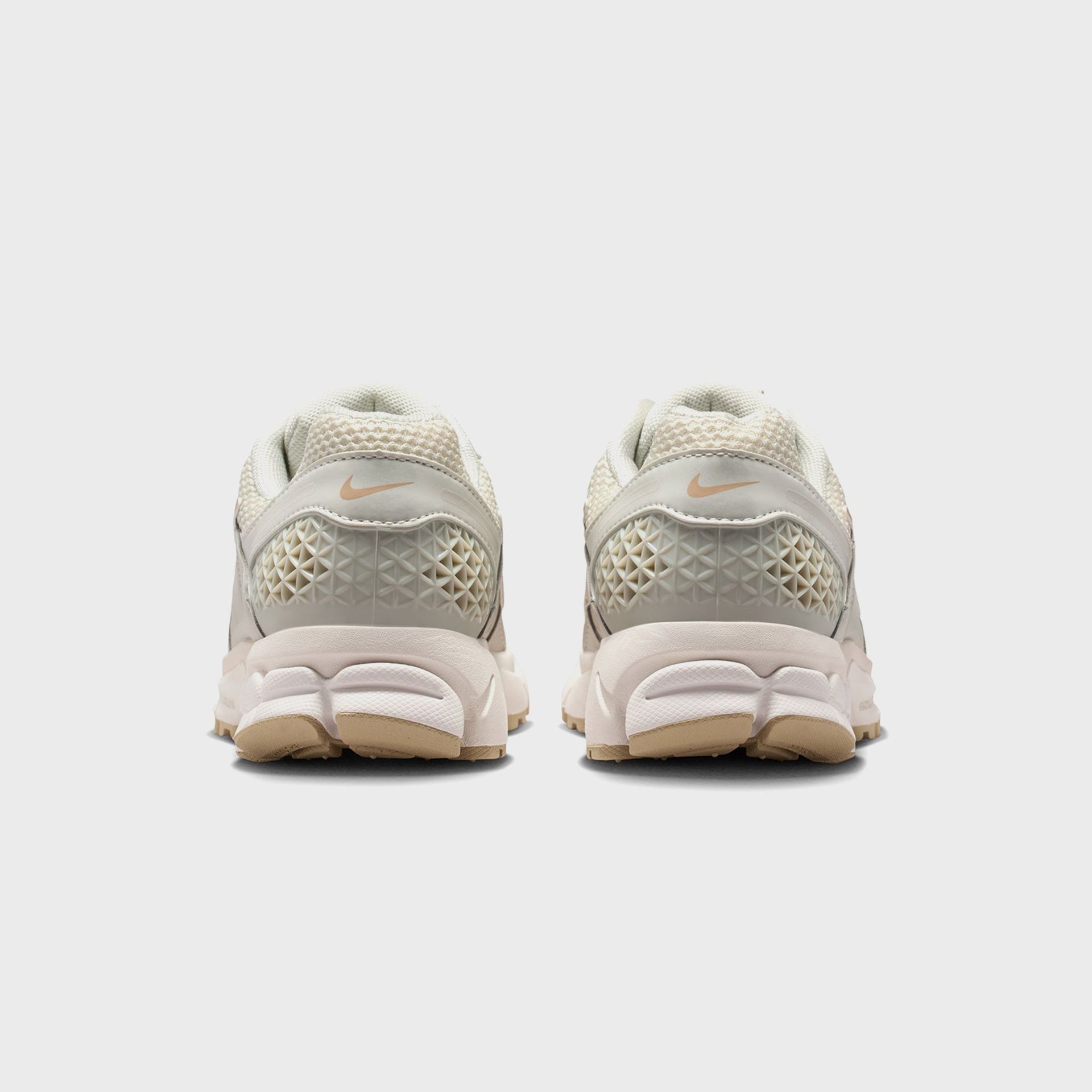 Nike WMNS Zoom Vomero 5 - Light Bone / Phantom