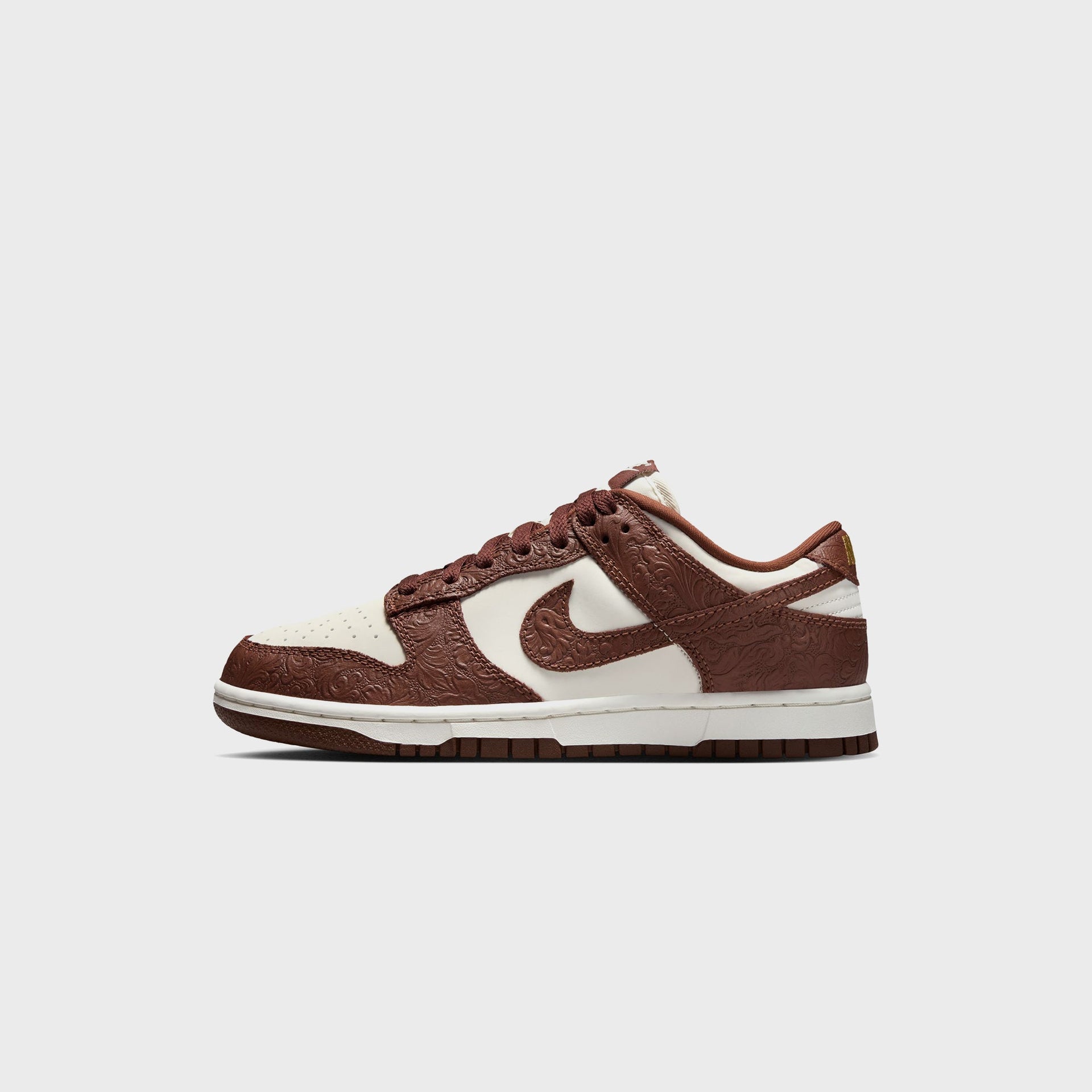 Nike WMNS Dunk Low - Sail / Fauna Brown / Metallic Gold