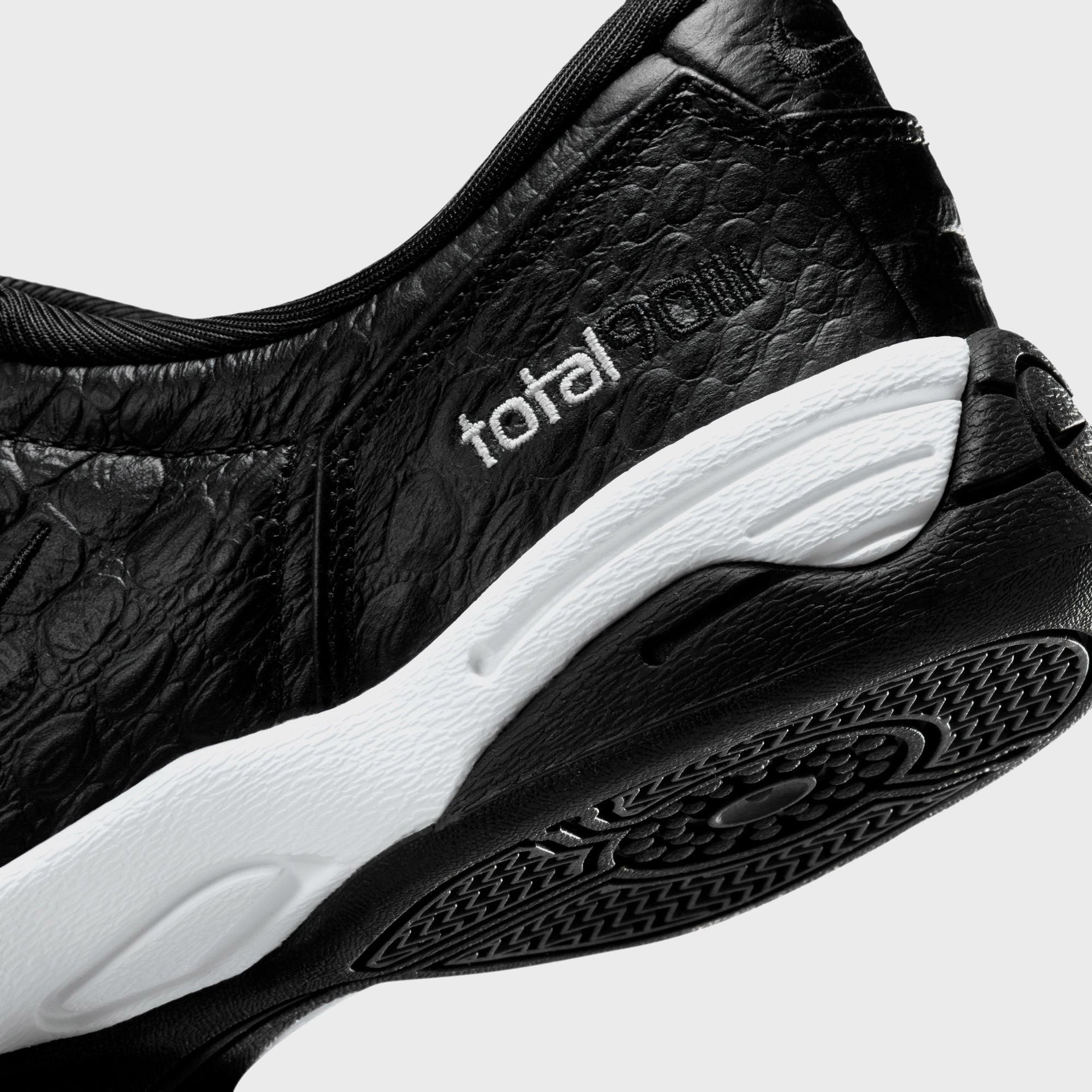 Nike WMNS Total 90 - Black / Black / White