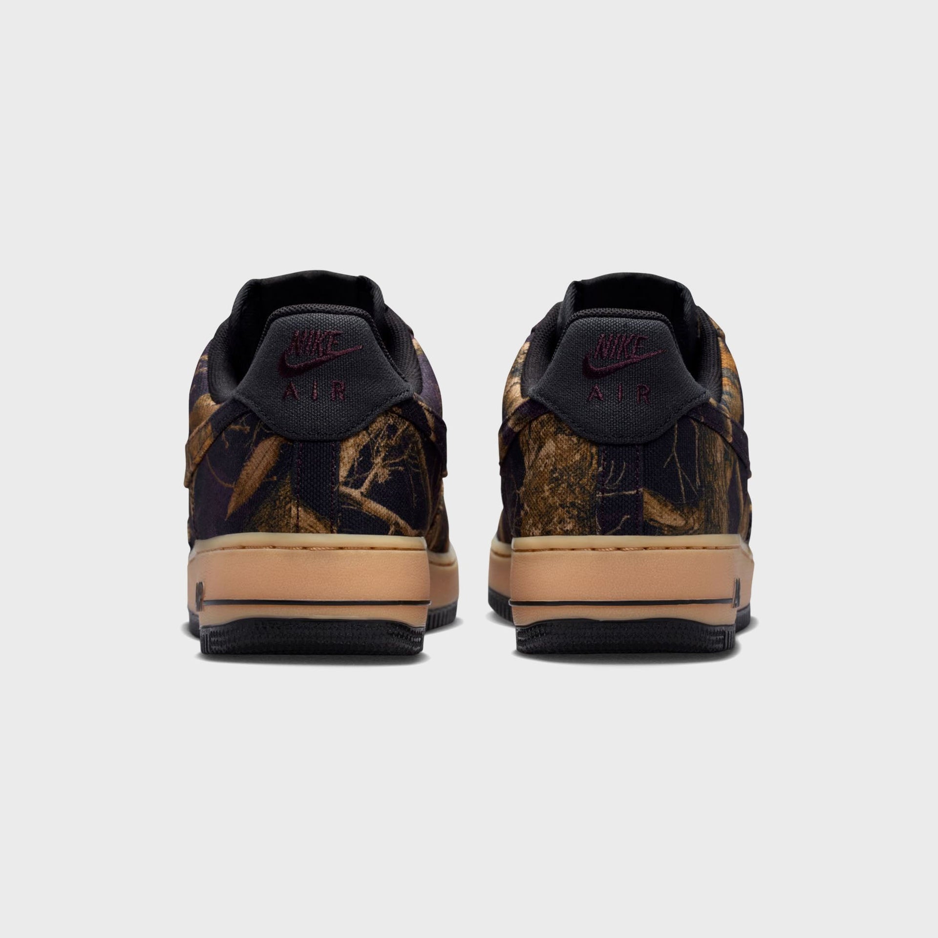 Nike Air Force 1 '07 - Off Noir / Multi-Color / Gum Yellow