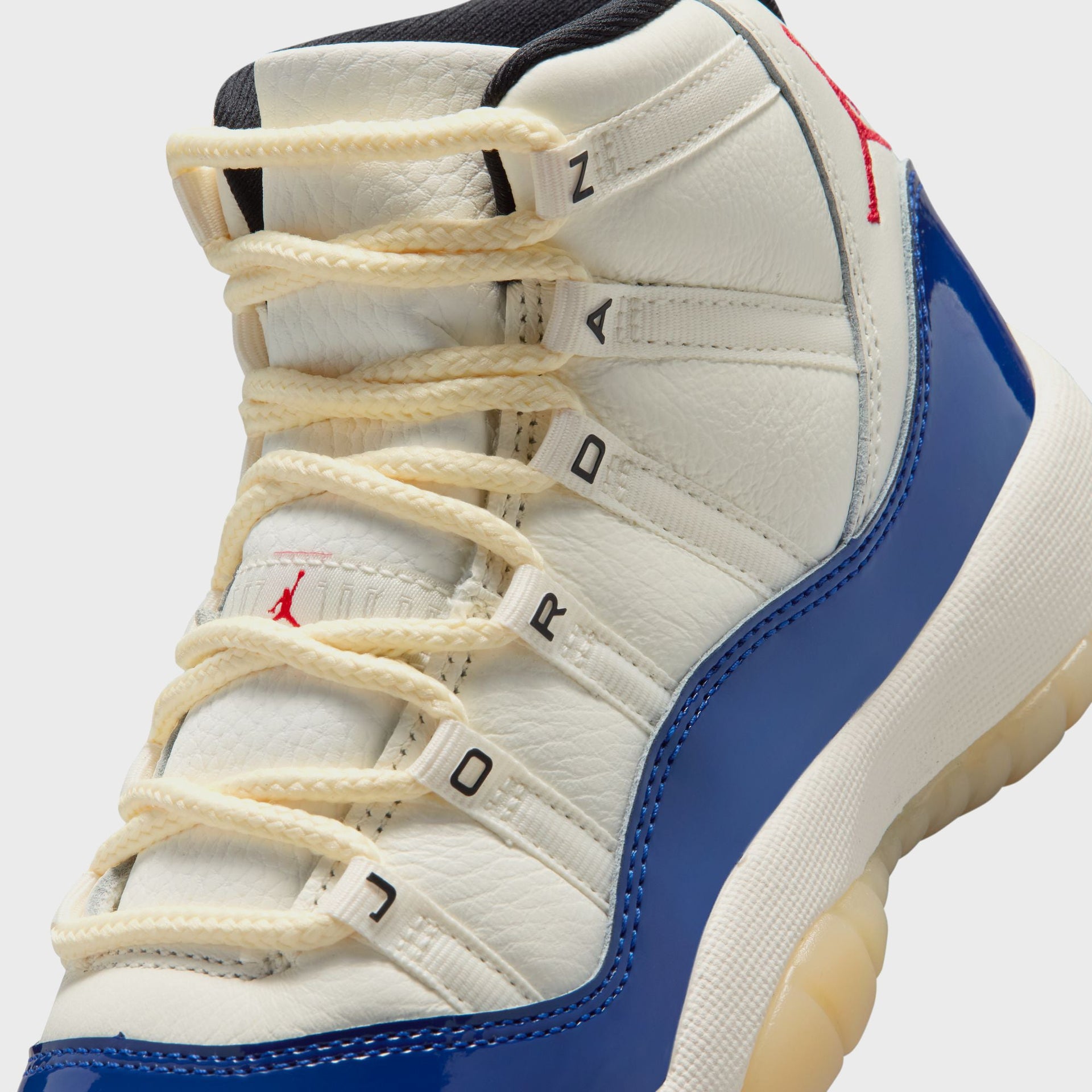 Jordan GS Air Jordan 11 Retro - Deep Royal Blue / Sail / Black / Fire Red