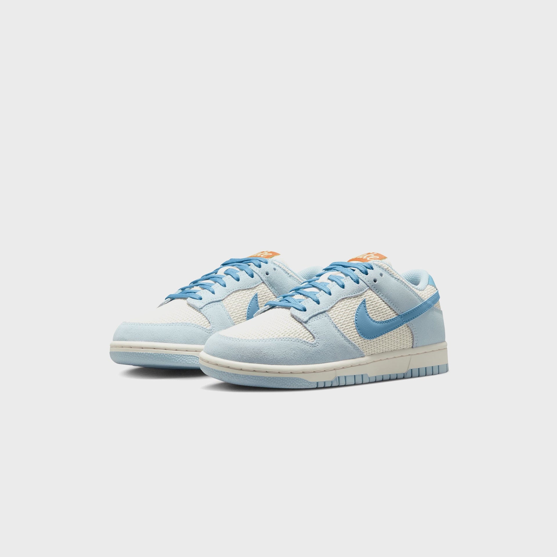 Nike WMNS Dunk Low SE - Sail / Work Blue / Hydrogen Blue