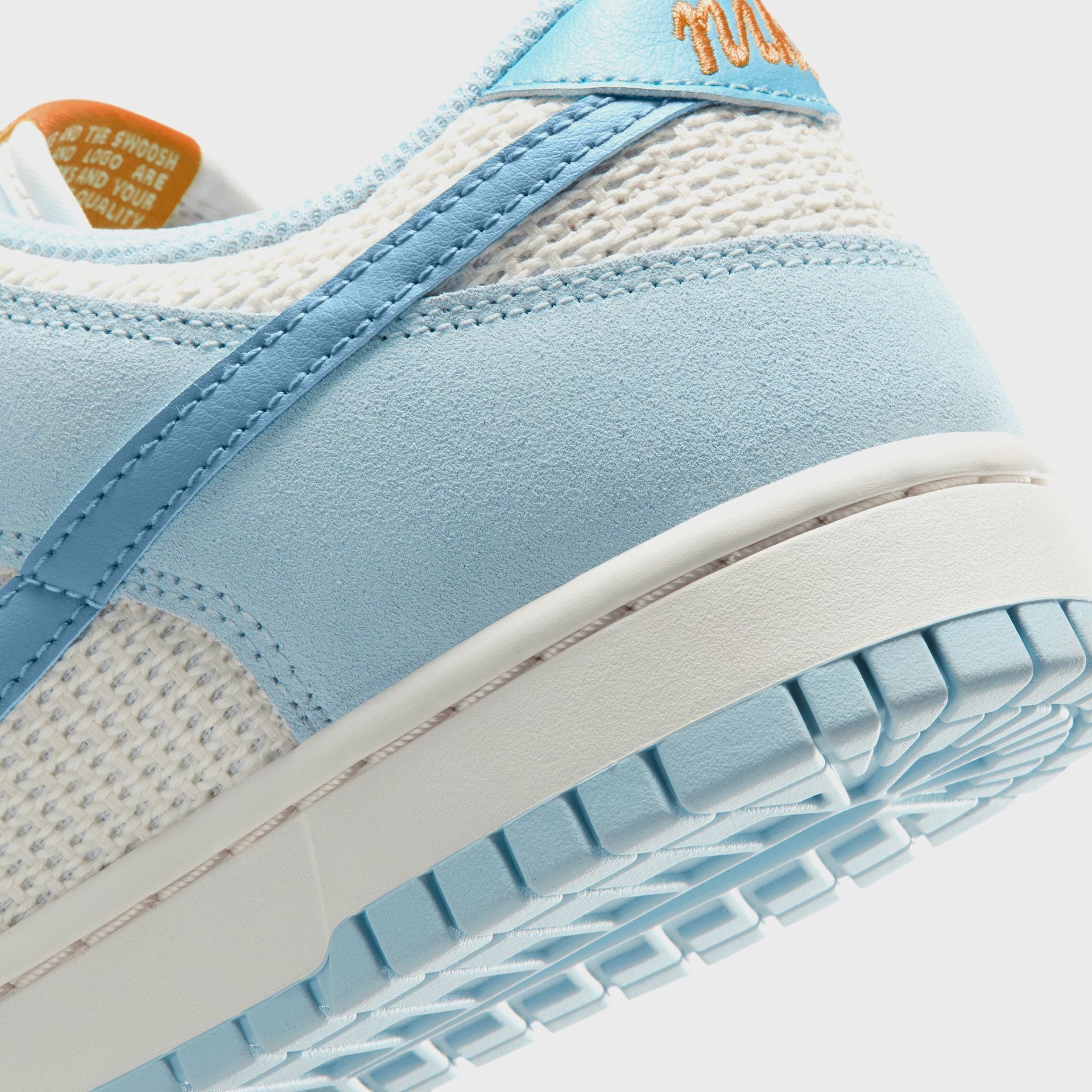 Nike WMNS Dunk Low SE - Sail / Work Blue / Hydrogen Blue