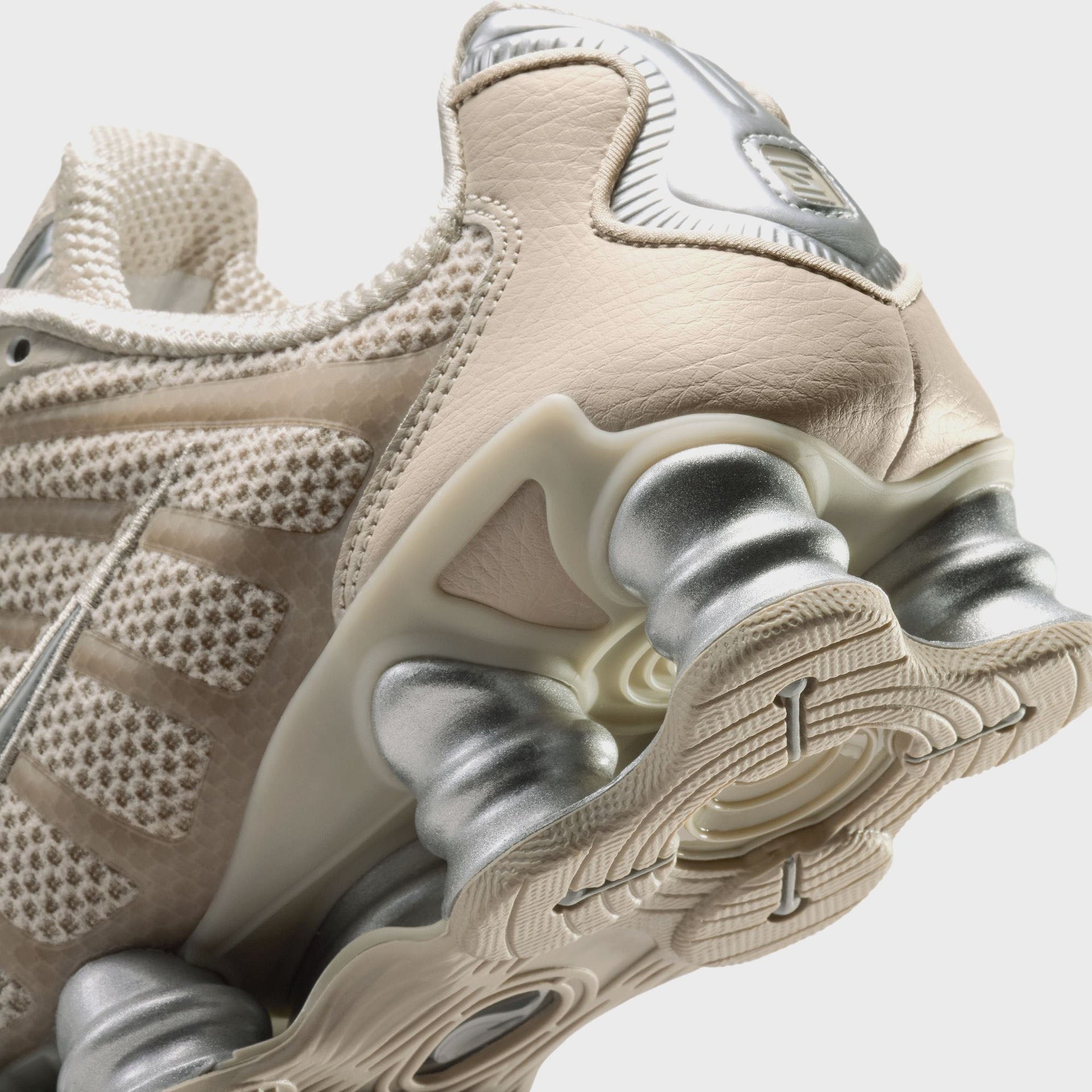 Nike WMNS Shox TL - Cream II / Black / Metallic Silver