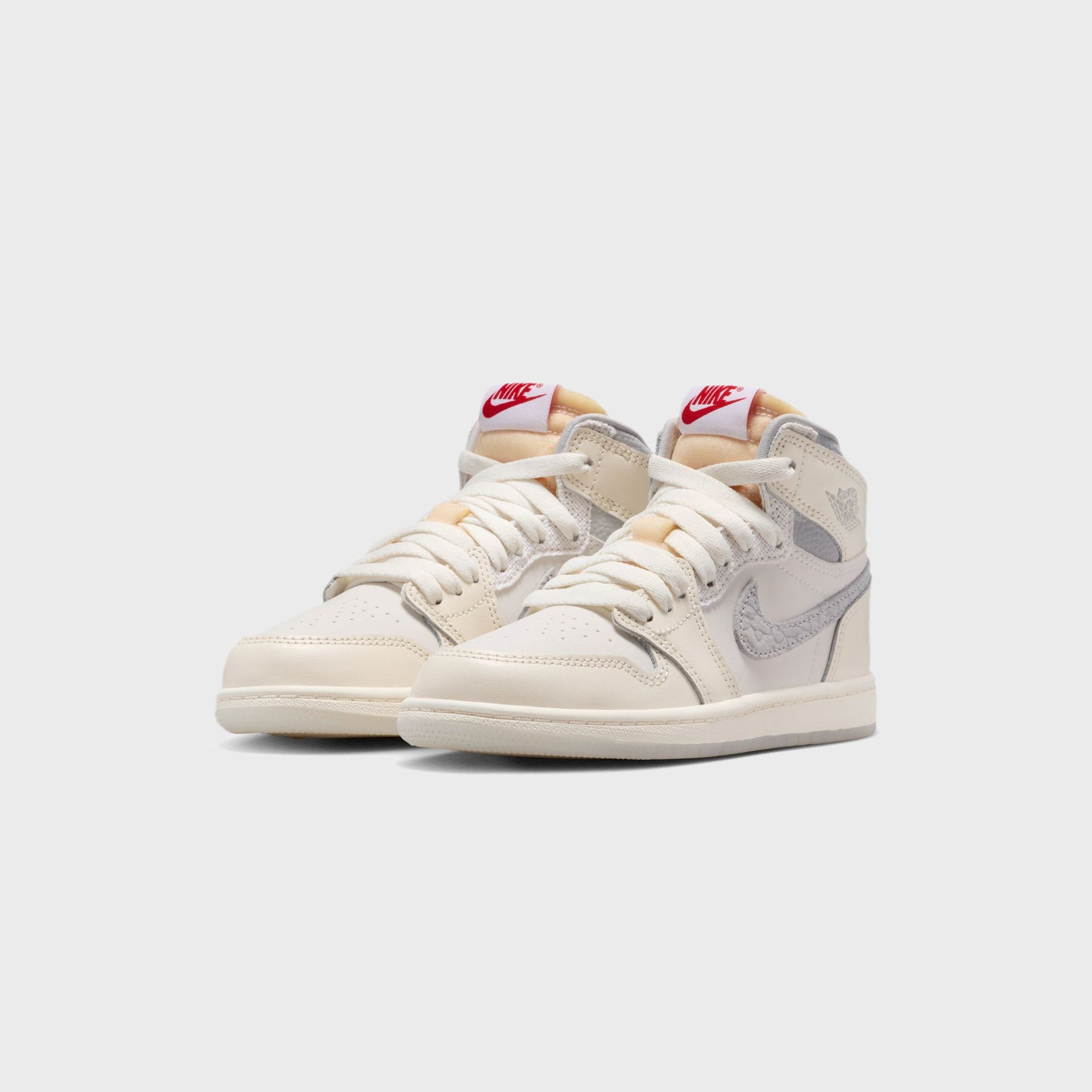 Nike WMNS Air Jordan 1 High Jester XX Geode Teal 23.5cm - Sail / University Red / Pale Ivory / Coconut Milk / Phantom