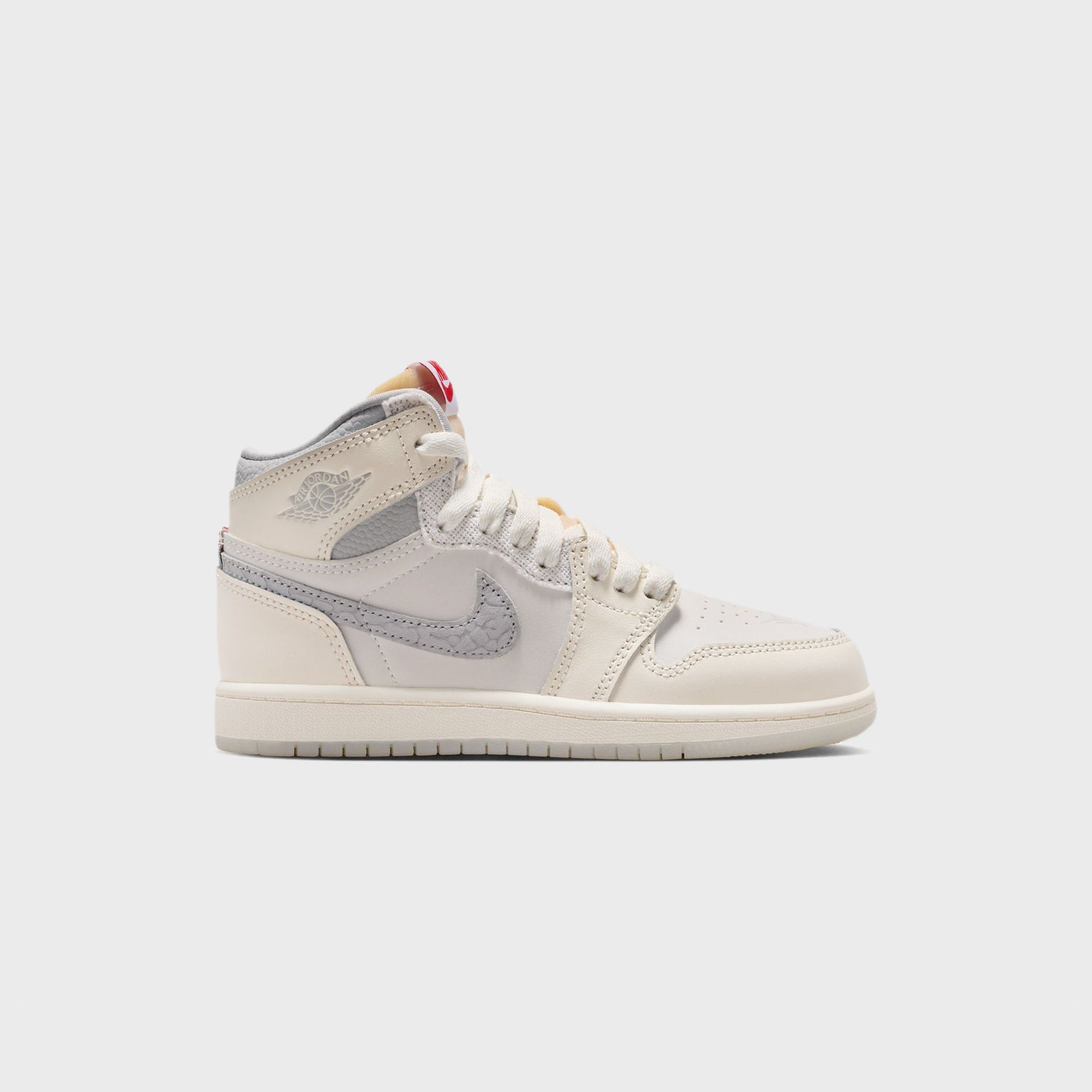 Nike WMNS Air Jordan 1 High Jester XX Geode Teal 23.5cm - Sail / University Red / Pale Ivory / Coconut Milk / Phantom