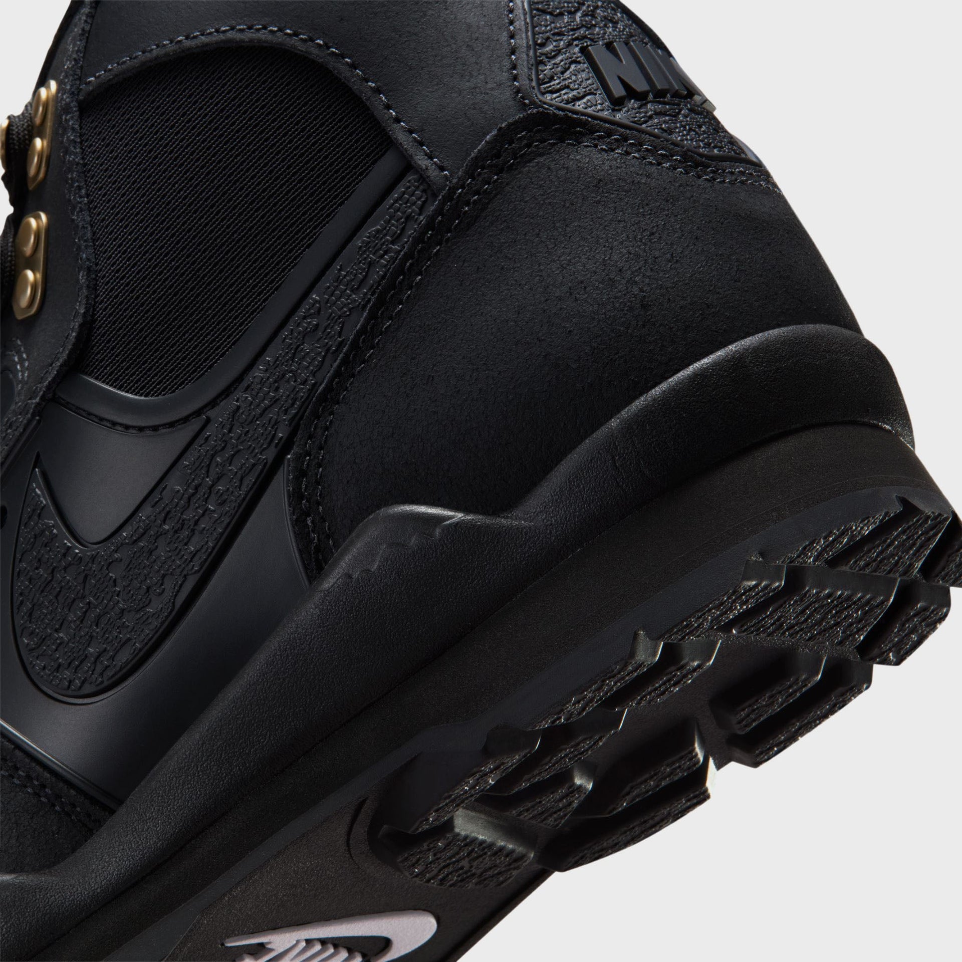 Nike Baltoro SP - Black / Gold