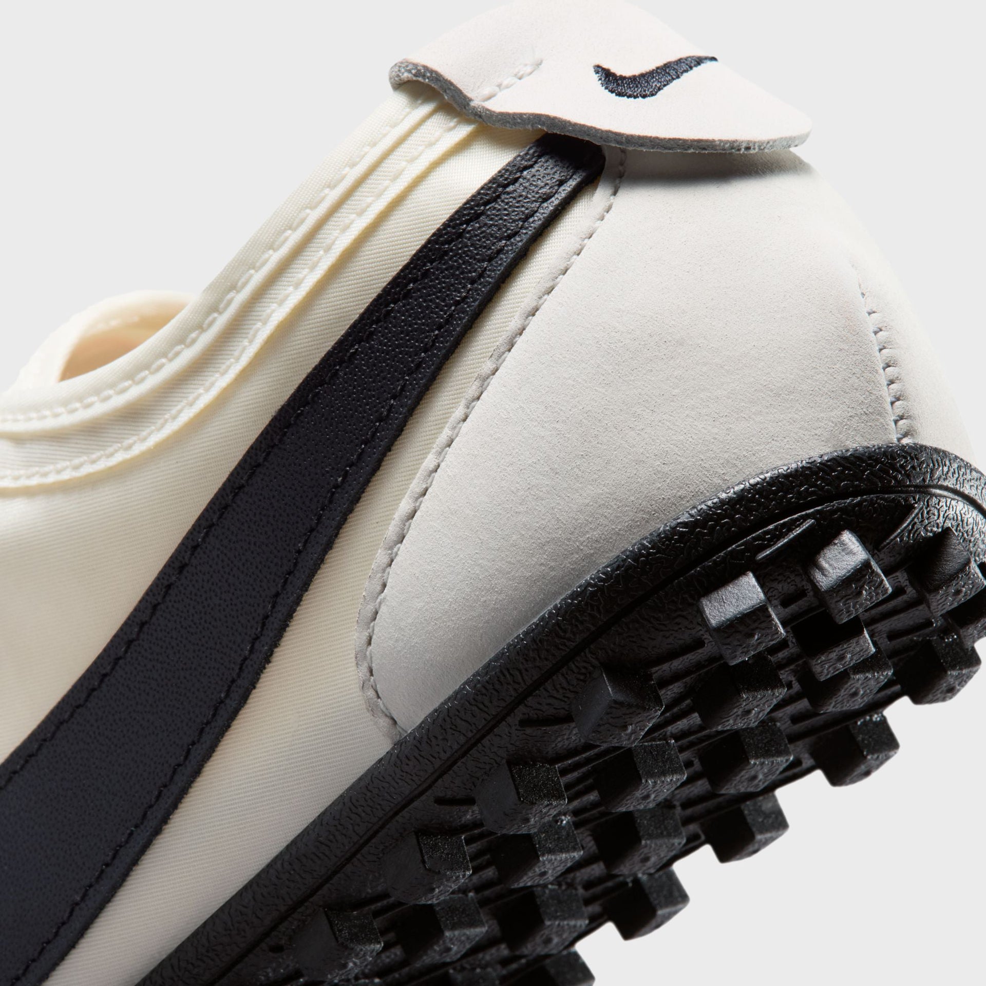 Nike WMNS Moon Shoe - Soft Pearl / Black