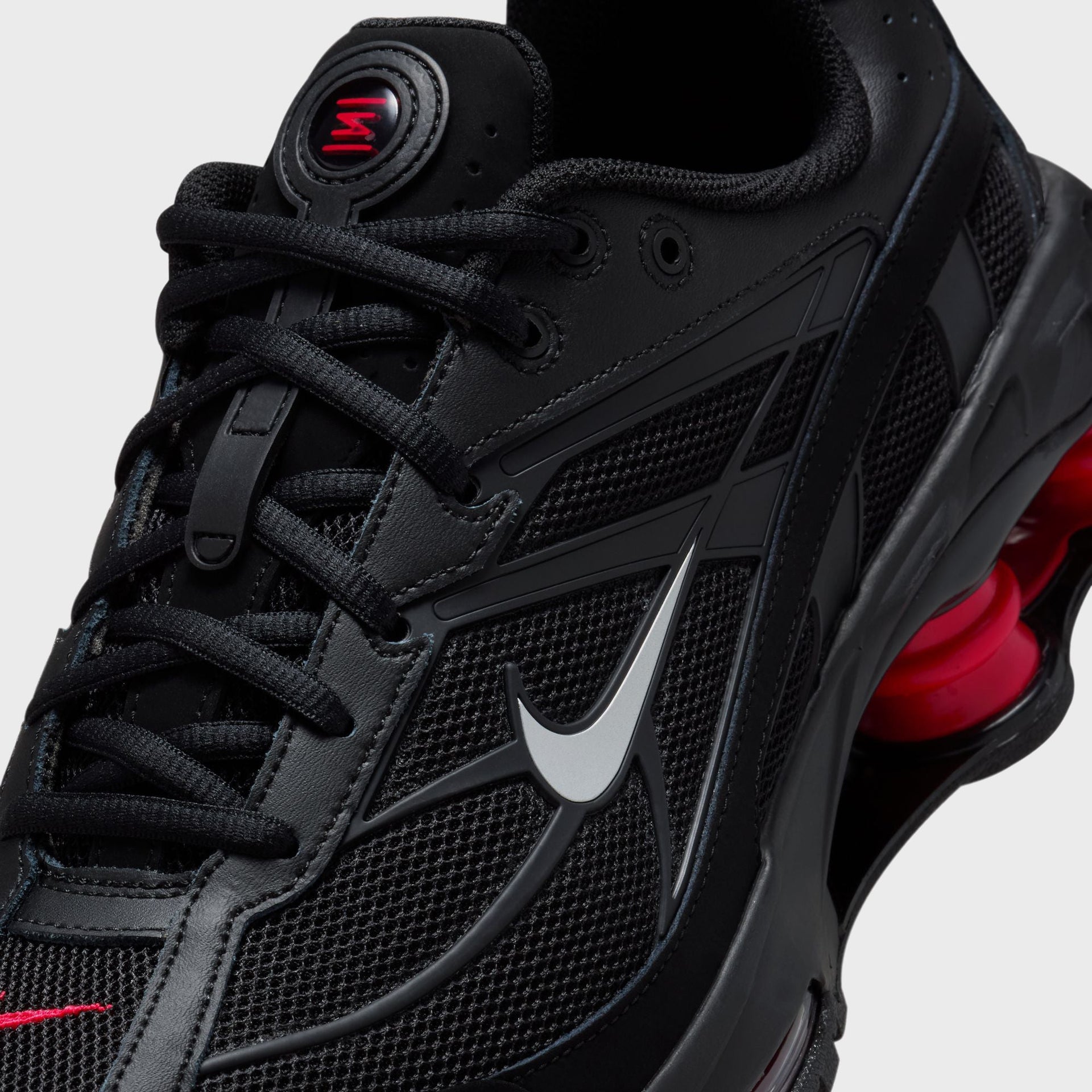 Nike Shox Ride 2 - Black / Metallic / Medium Ash / University Red