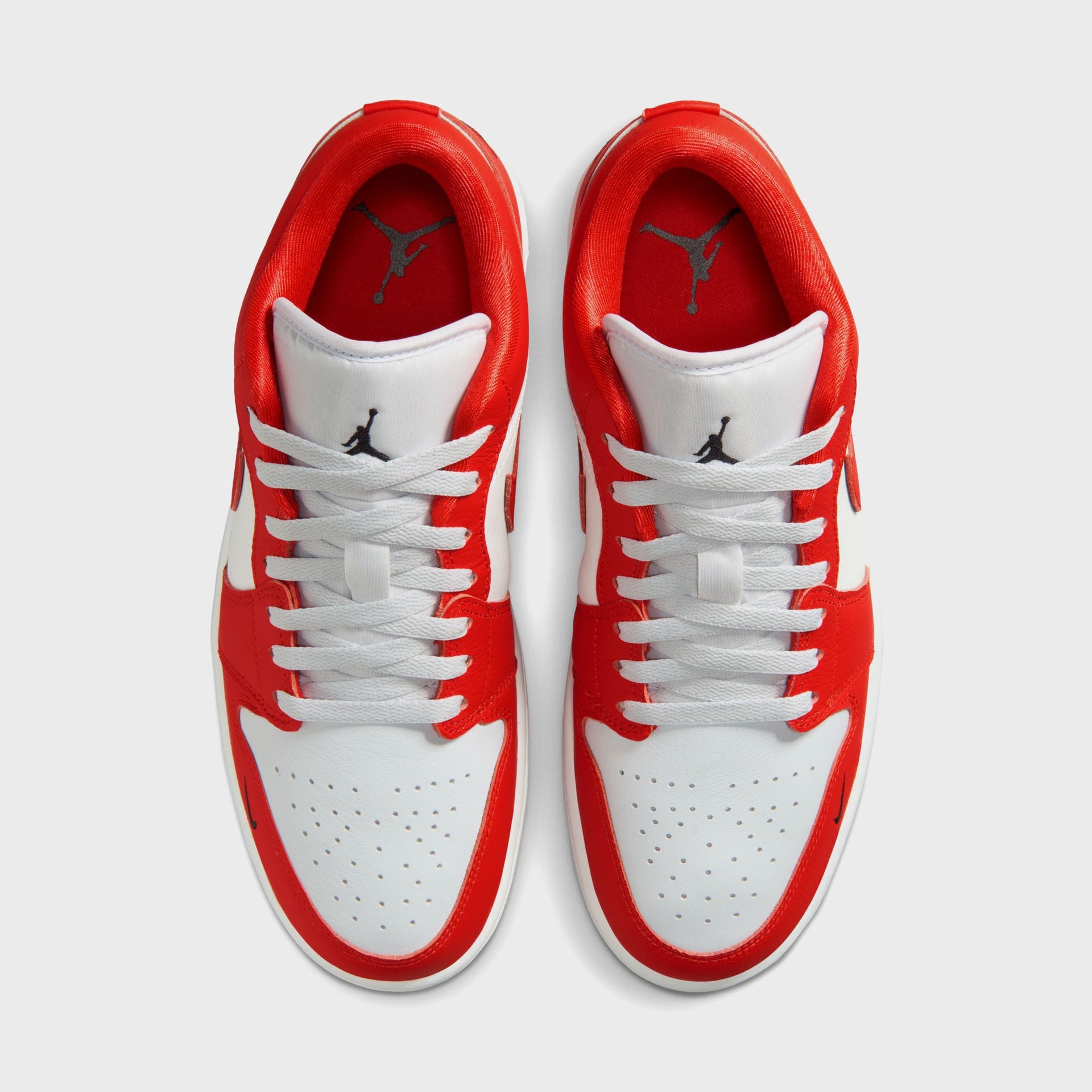 Jordan Air Jordan 1 Low SE - Chile Red / Summit White / Pure Platinum / Black