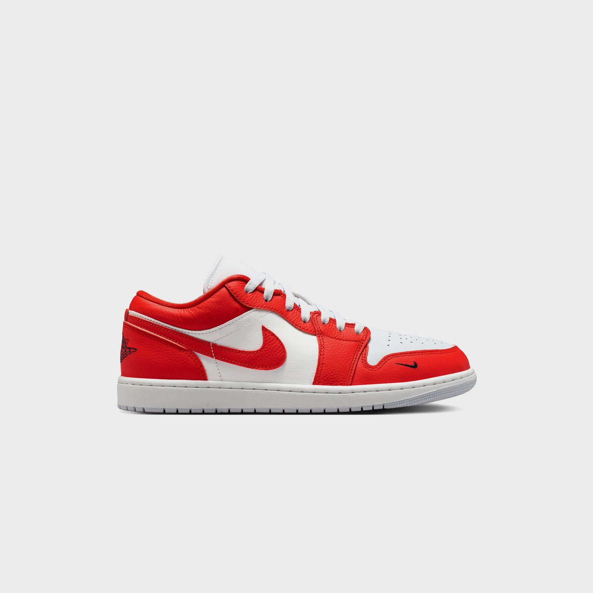 Jordan Air Jordan 1 Low SE - Chile Red / Summit White / Pure Platinum / Black