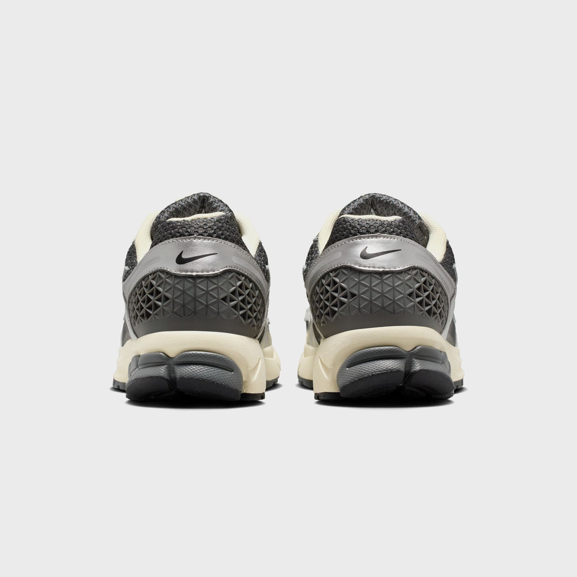 Nike Zoom Vomero 5 - Iron Grey / Chrome