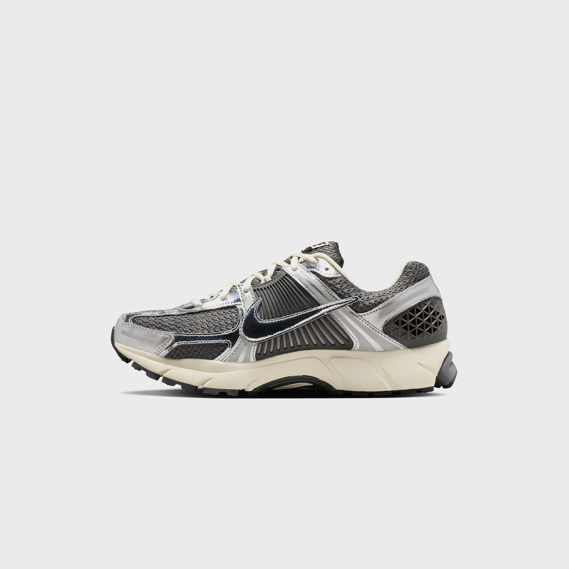 Nike Zoom Vomero 5 - Iron Grey / Chrome