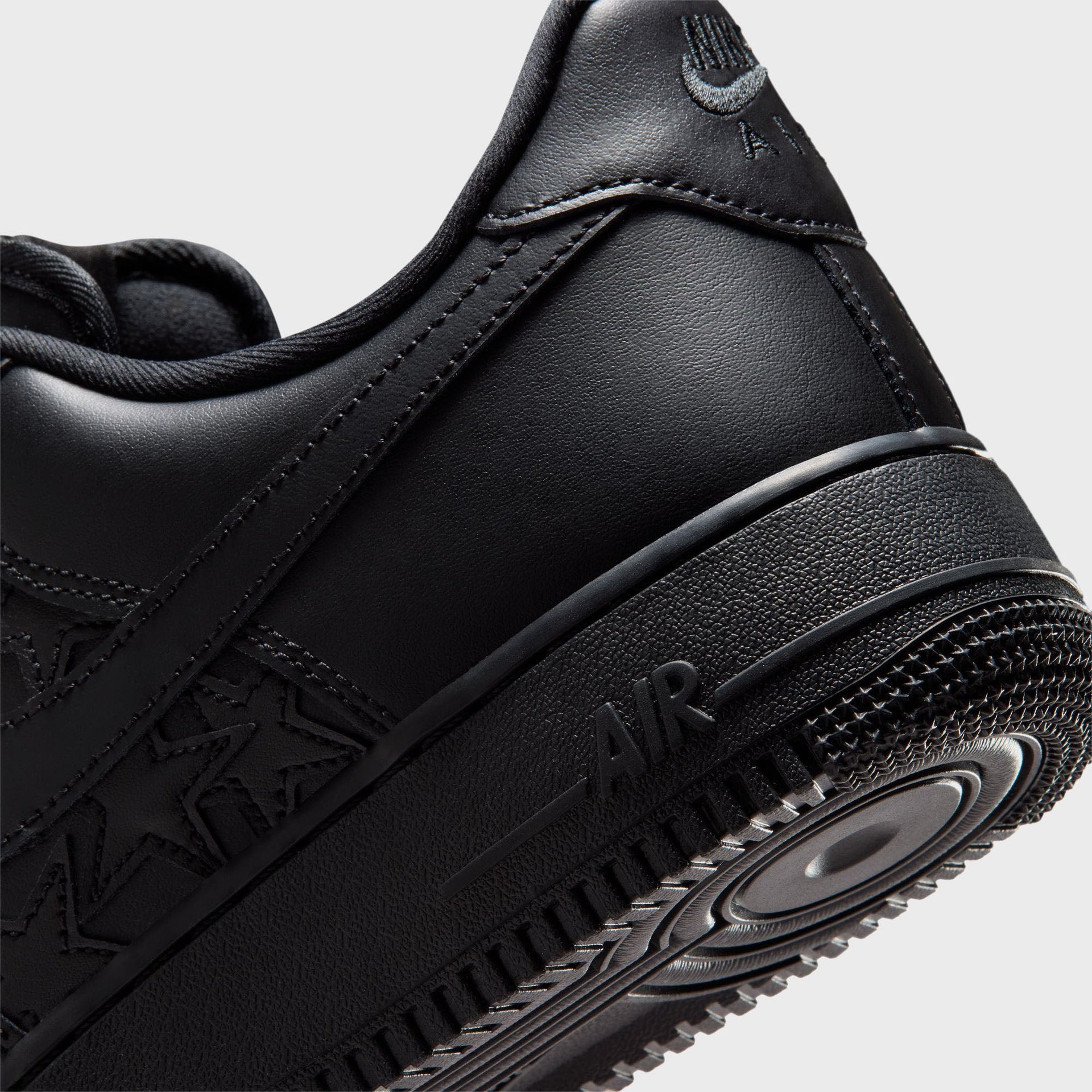 Nike Air Force 1 '07 Edge - Black / Metallic Silver