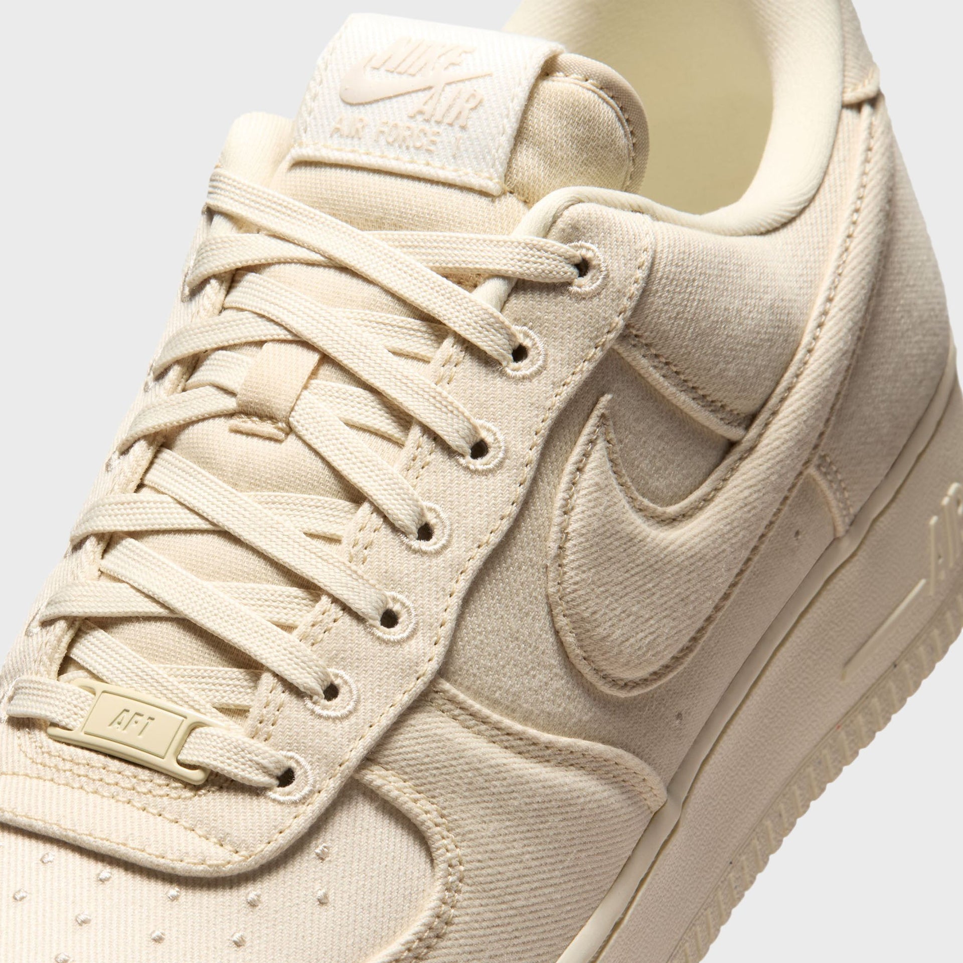 Nike Air Force 1 '07 LV8 - Beach / Coconut Milk / Sail