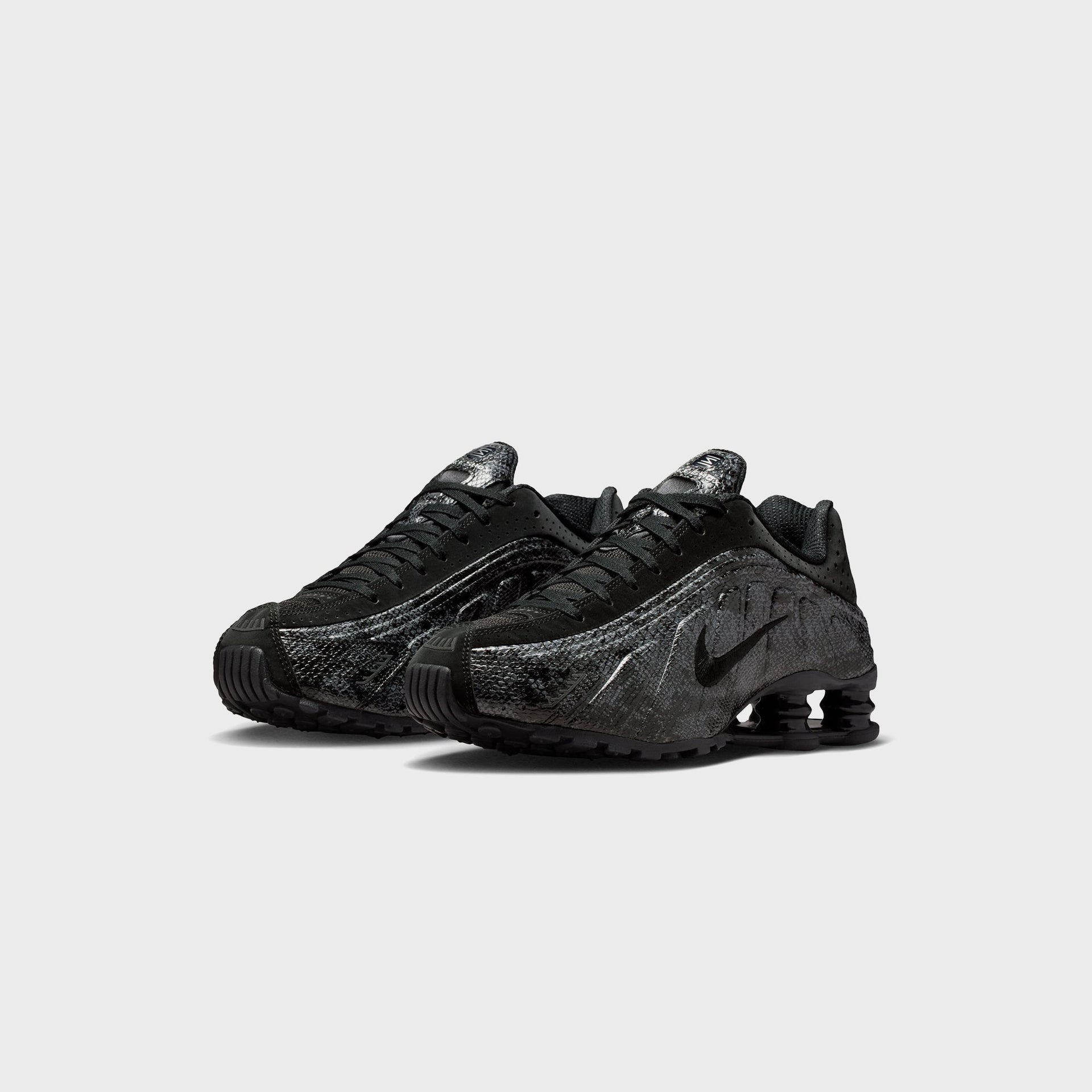Nike WMNS Shox R4 - Print Black / Black / Metallic Silver / Dark Grey