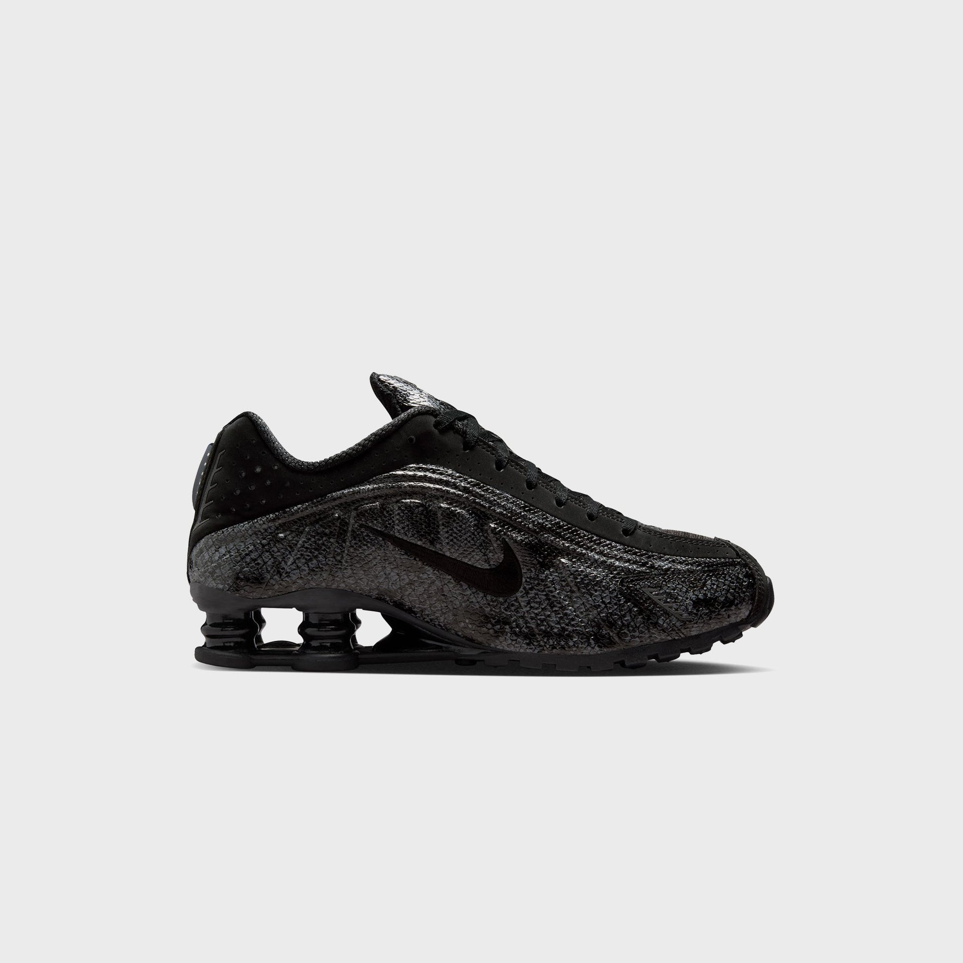 Nike WMNS Shox R4 - Print Black / Black / Metallic Silver / Dark Grey