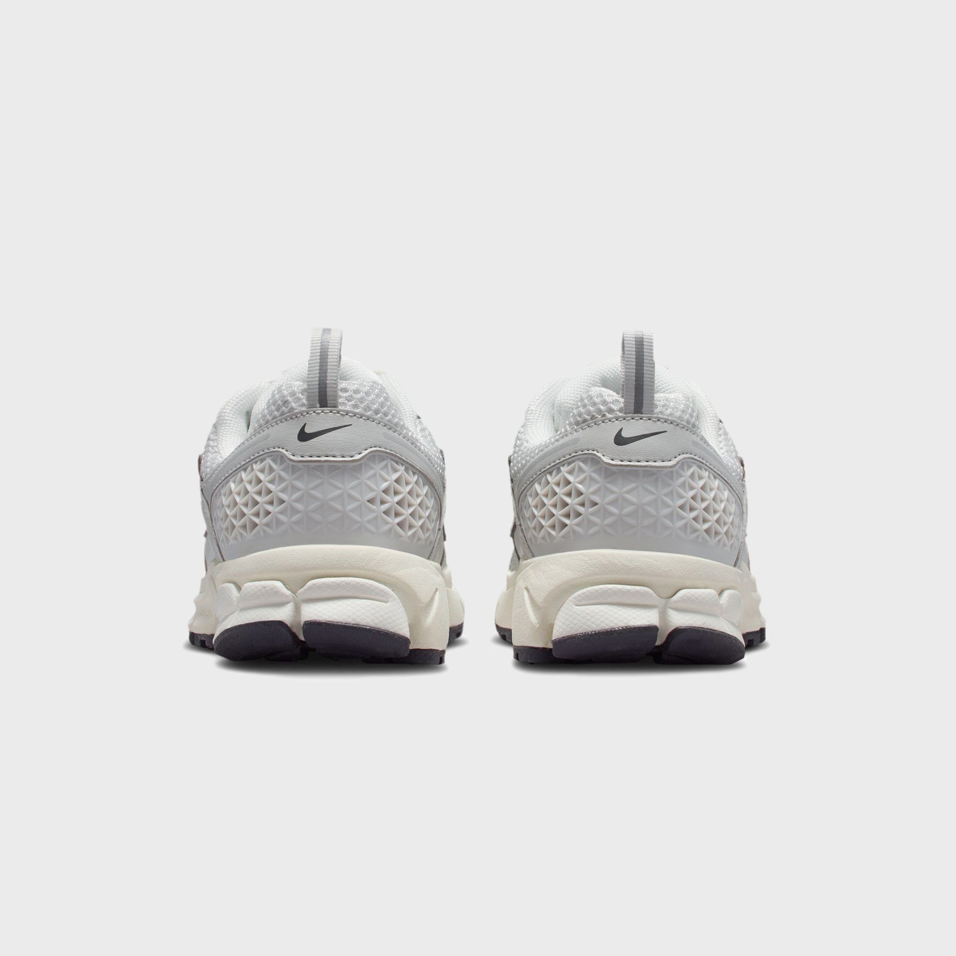 Nike GS Vomero 5 - Photon Dust / Chrome / Gridiron / Sail