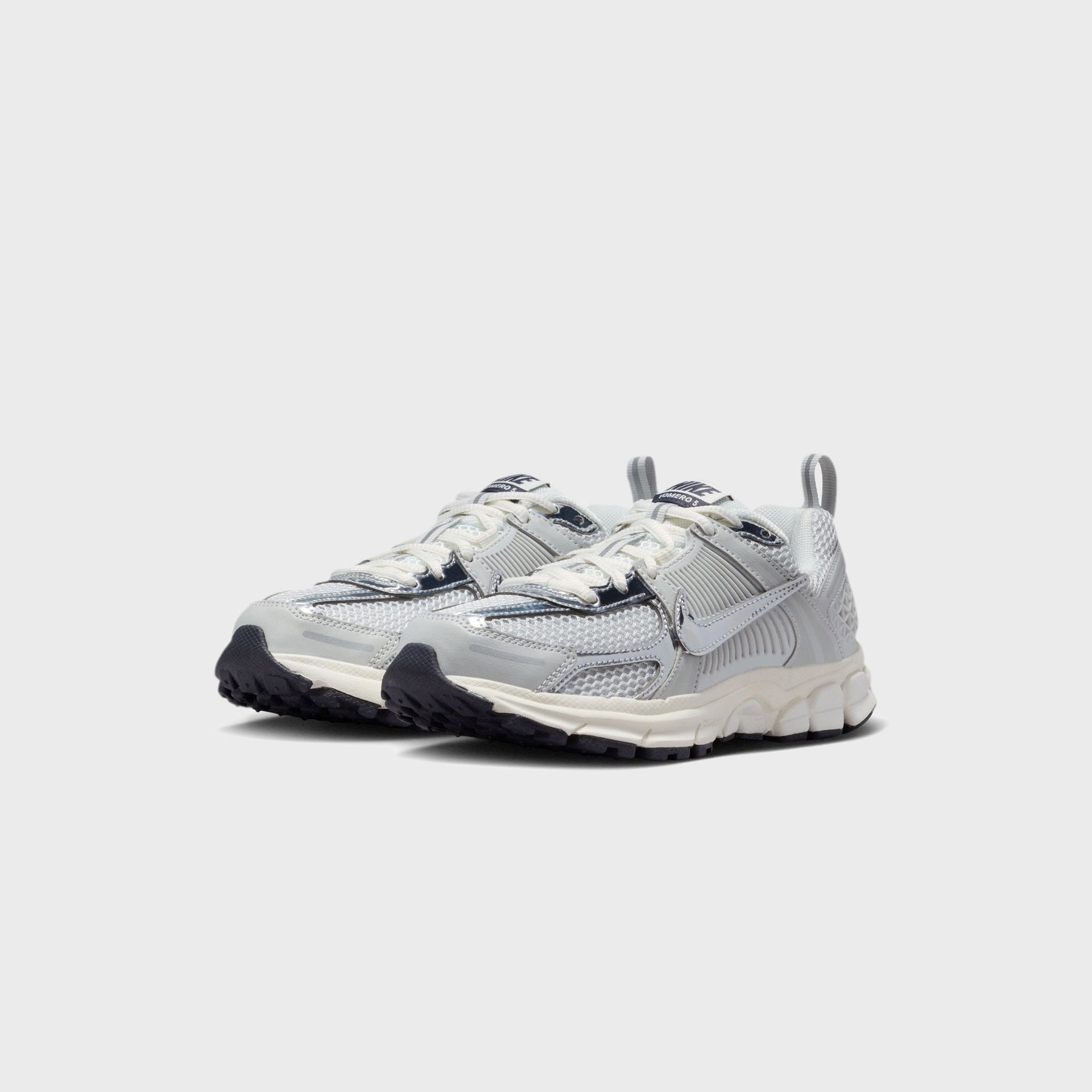 Nike GS Vomero 5 - Photon Dust / Chrome / Gridiron / Sail