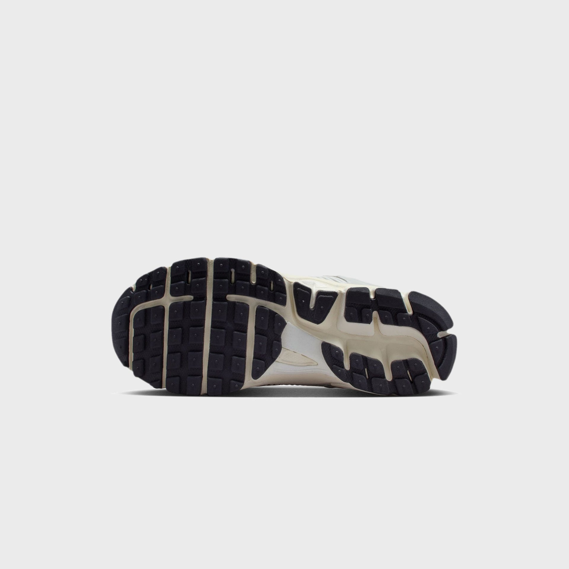 Nike GS Vomero 5 - Photon Dust / Chrome / Gridiron / Sail