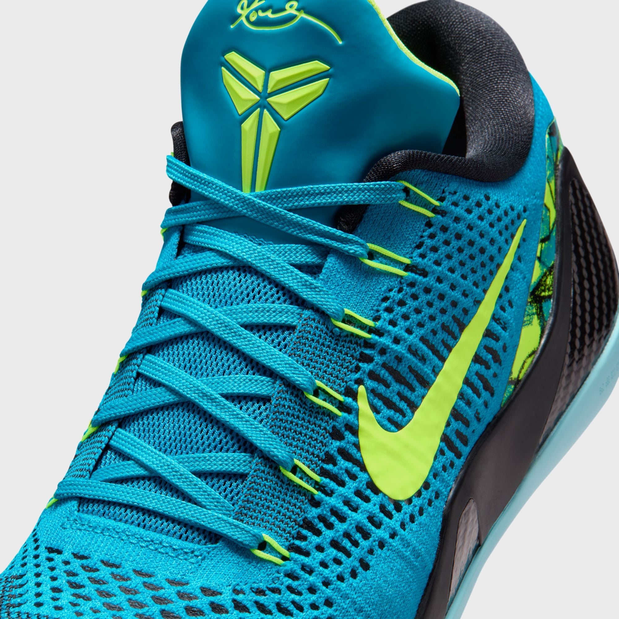 コービー9エリートLOW プロトロ Neo Turquoise and Volt Nike Kobe 9 Elite Low Protro - Neo Turquoise / Volt / Midnight