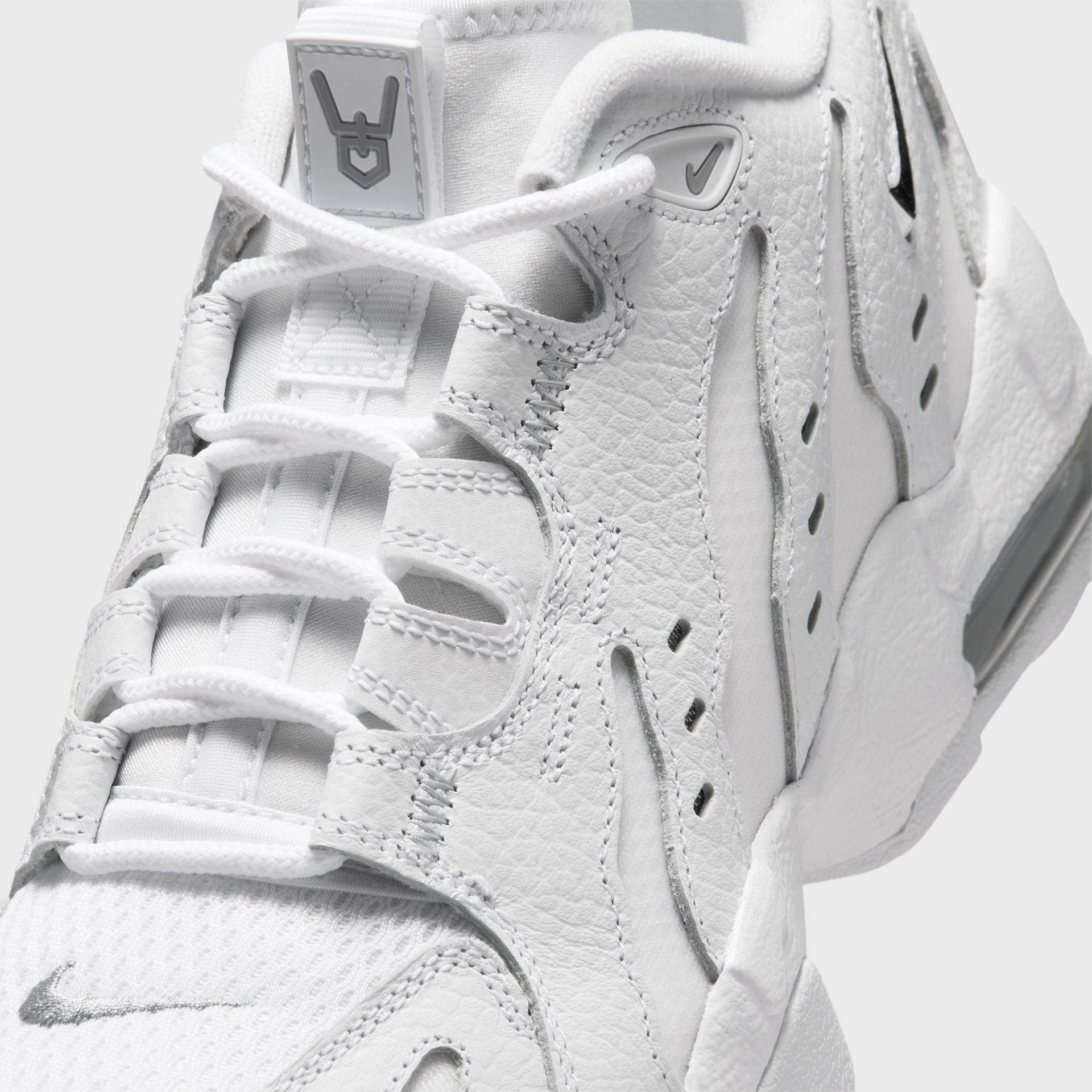 Nike Air DT Max '96 Low - White / Light Smoke Grey / Metallic Silver