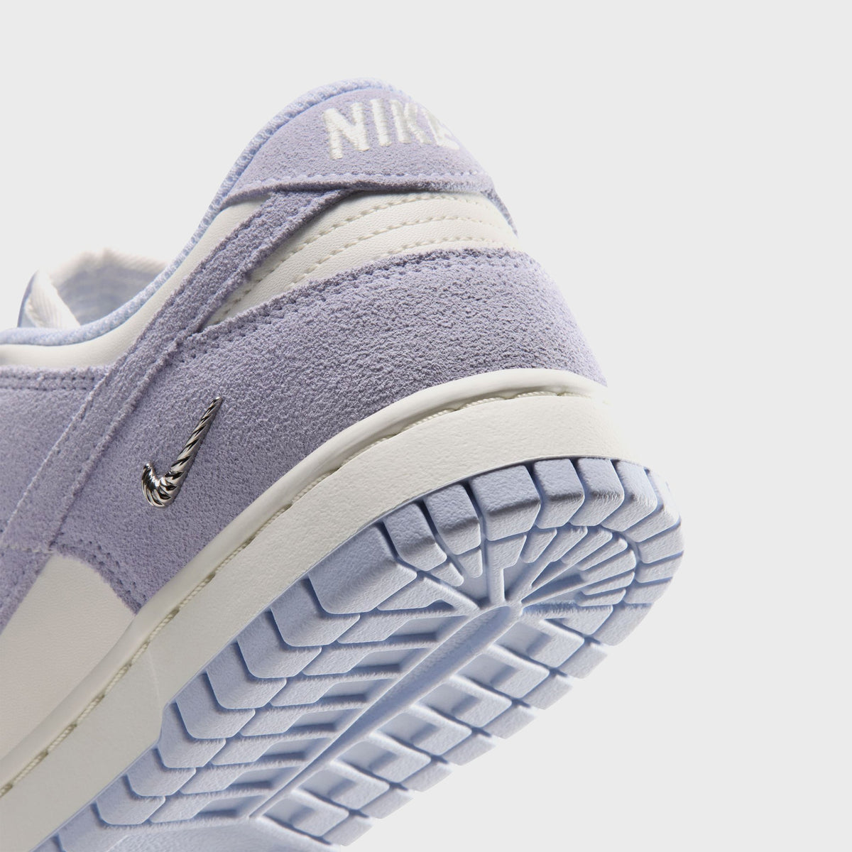 Nike WMNS Dunk Low Suede - Palest Purple / Sail / Metallic Silver / Palest Purple