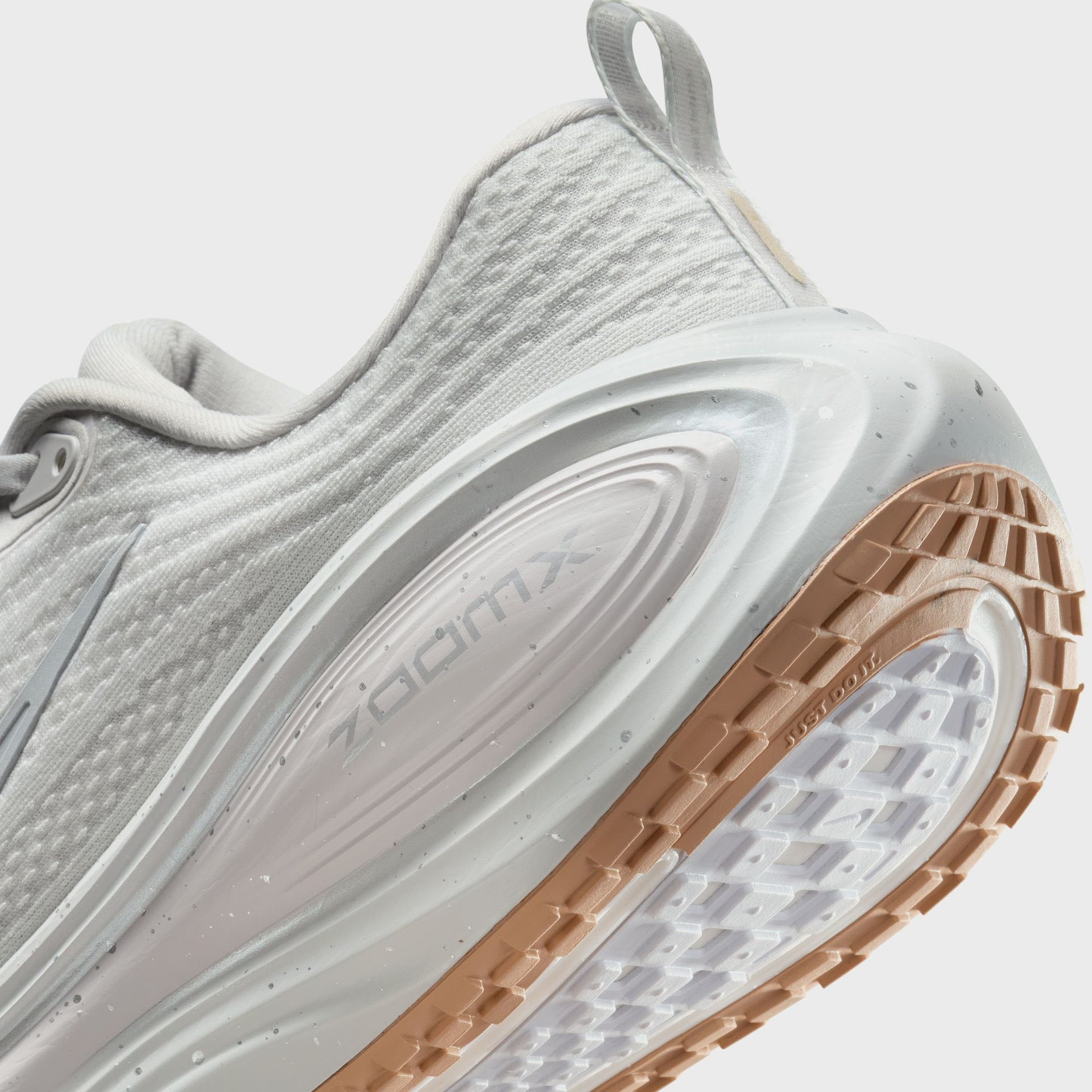 Nike Vomero Plus - Vast Grey / Wolf Grey / Off White