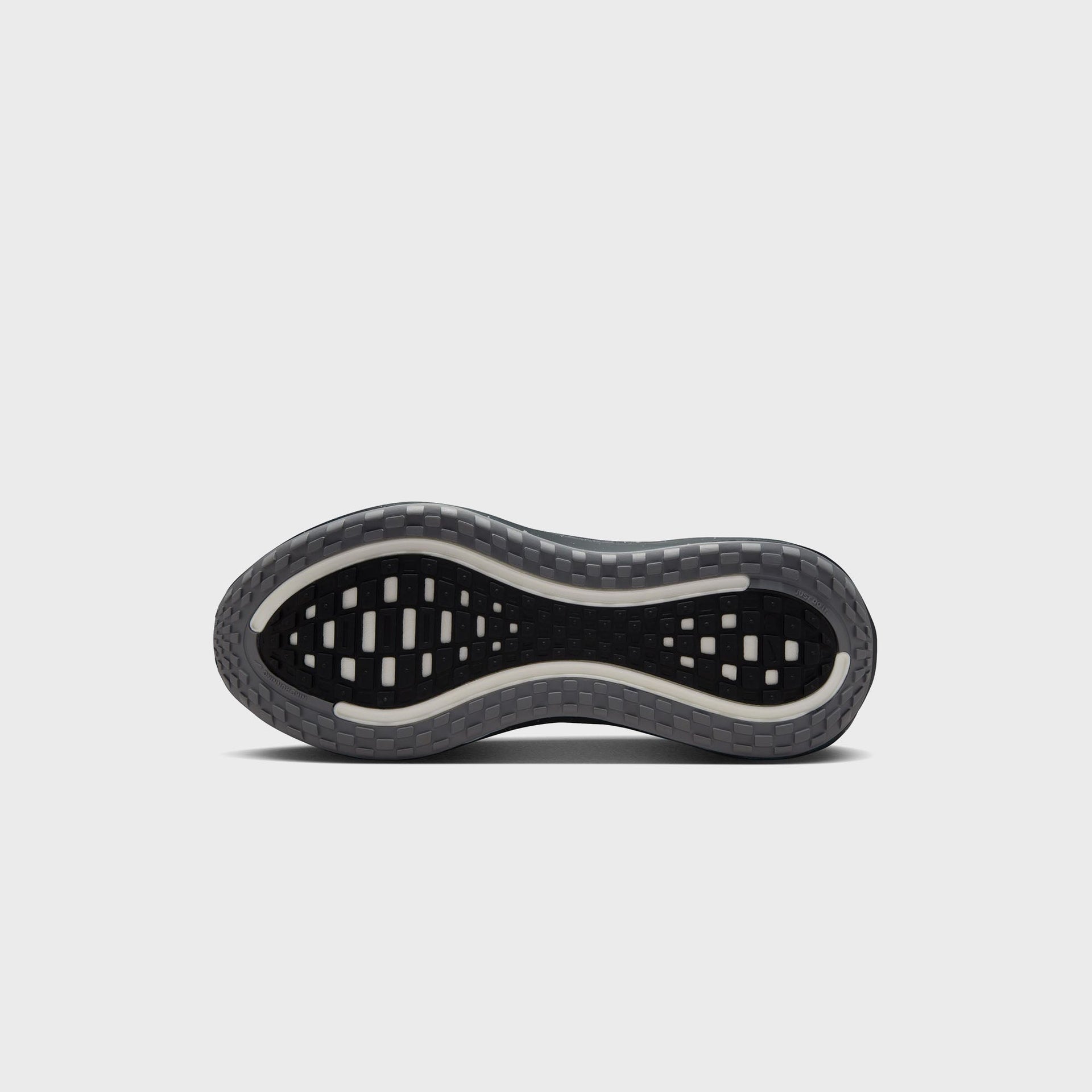 Nike Vomero Plus - Anthracite / Metallic Silver