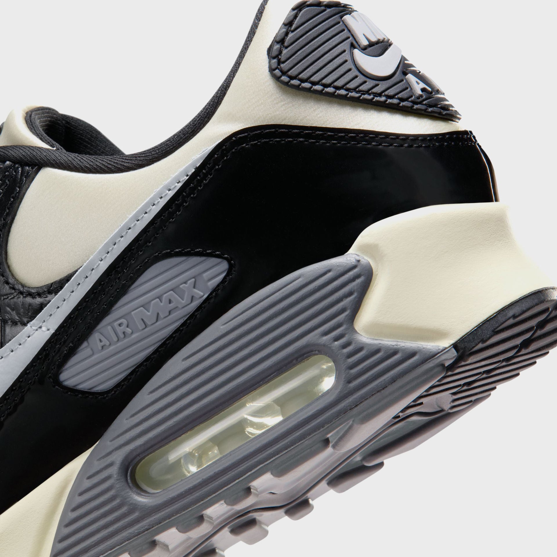 Nike Air Max 90 - Black / Sail / Anthracite / Light Smoke Grey / Coconut Milk