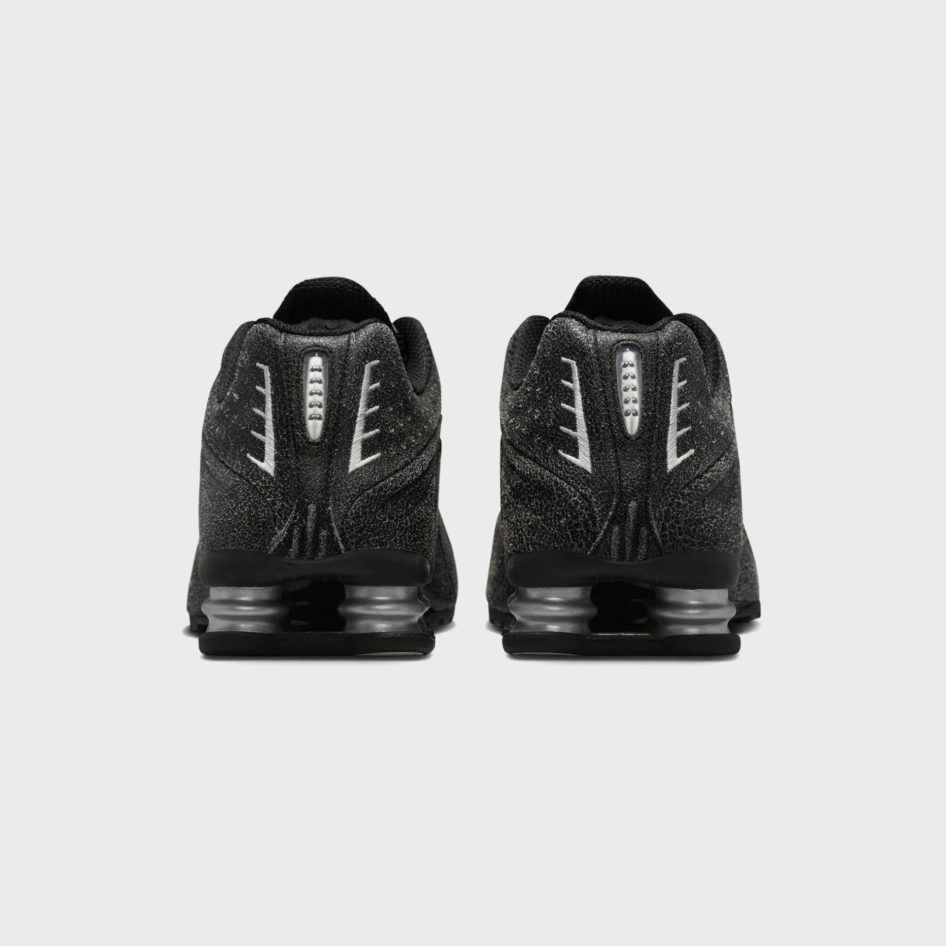 Nike Shox R4 - Black / Sail / Light Smoke Grey / Metallic Silver