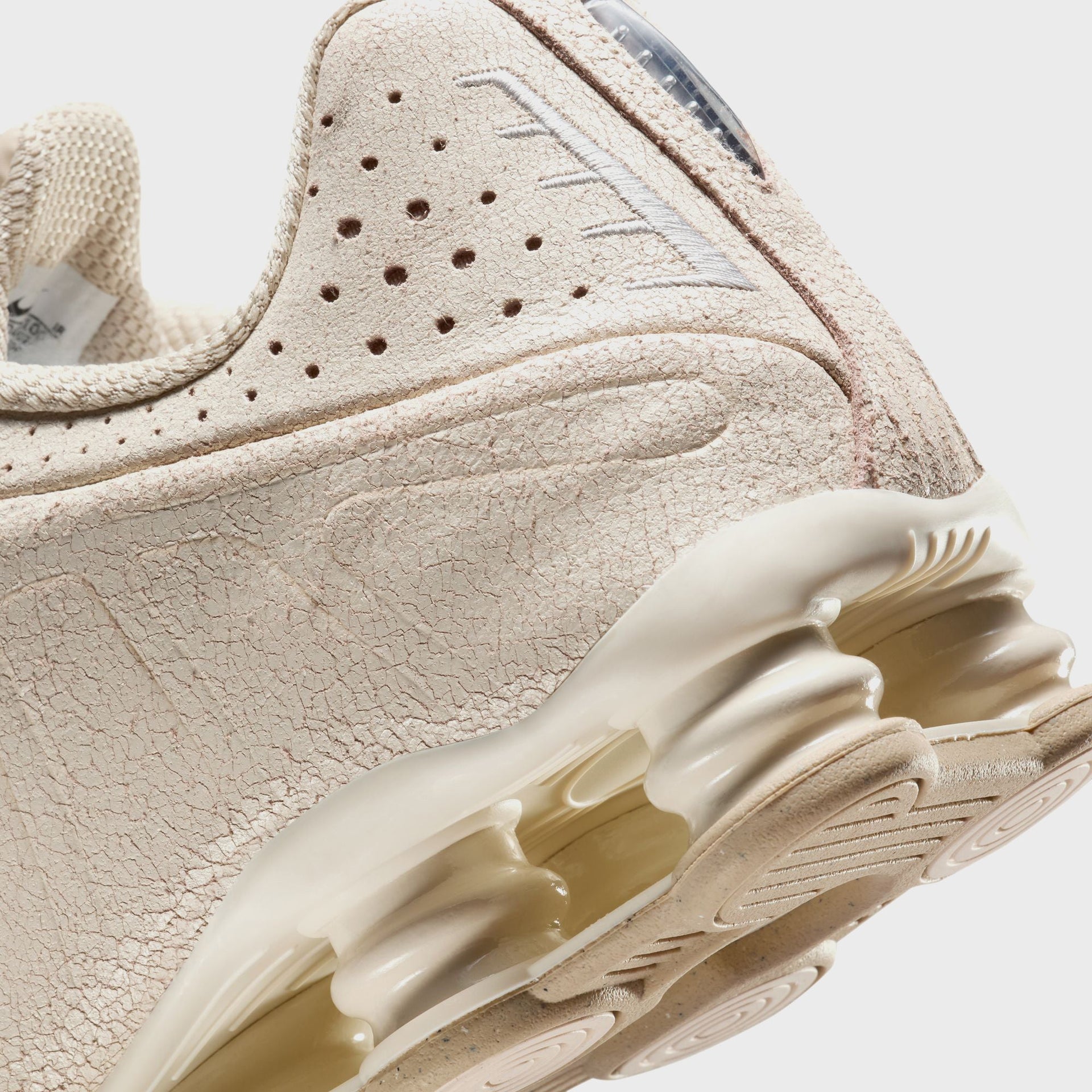 Nike Shox R4 - Natural / Metallic Silver