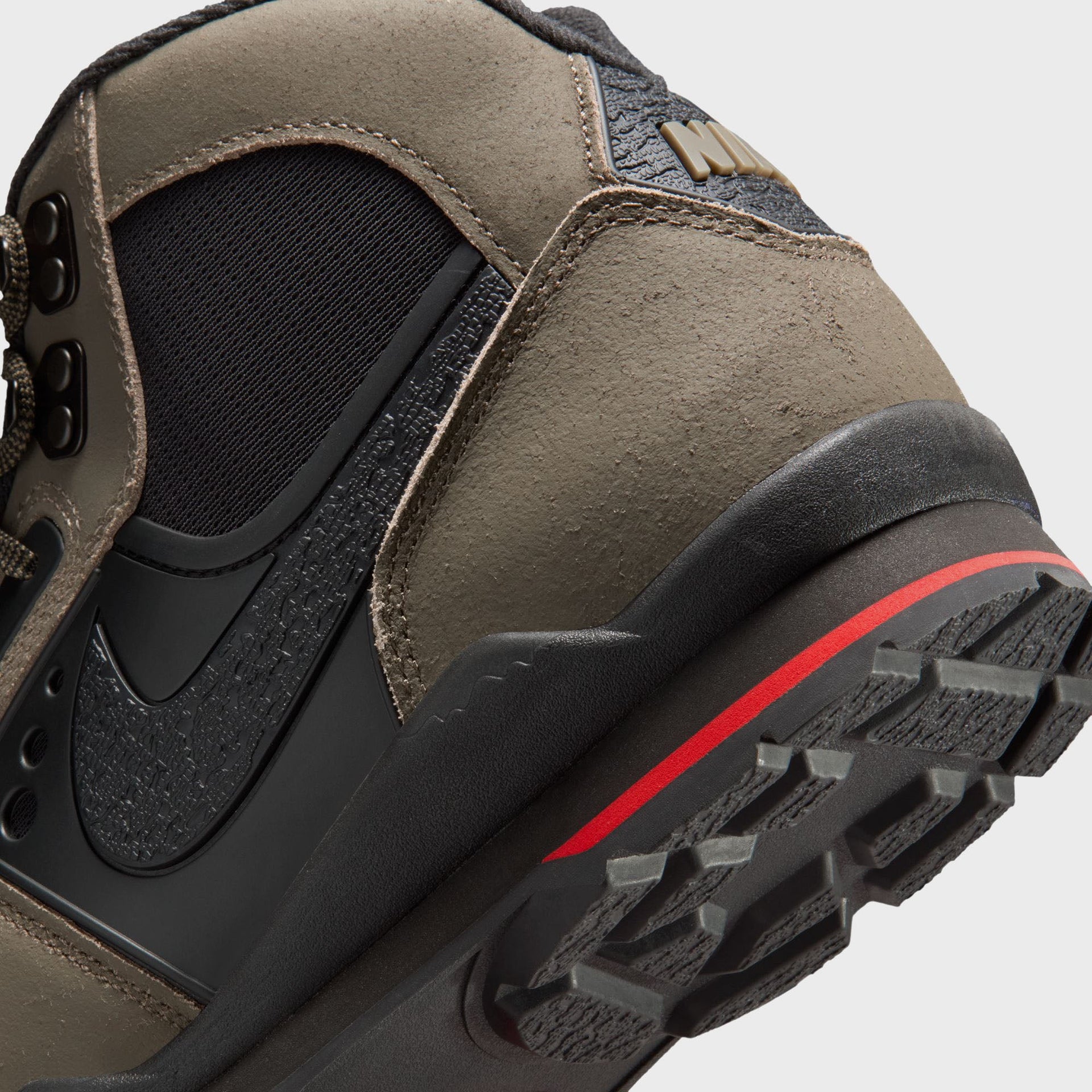 Nike Baltoro QS - Olive Khaki / Black / University Red