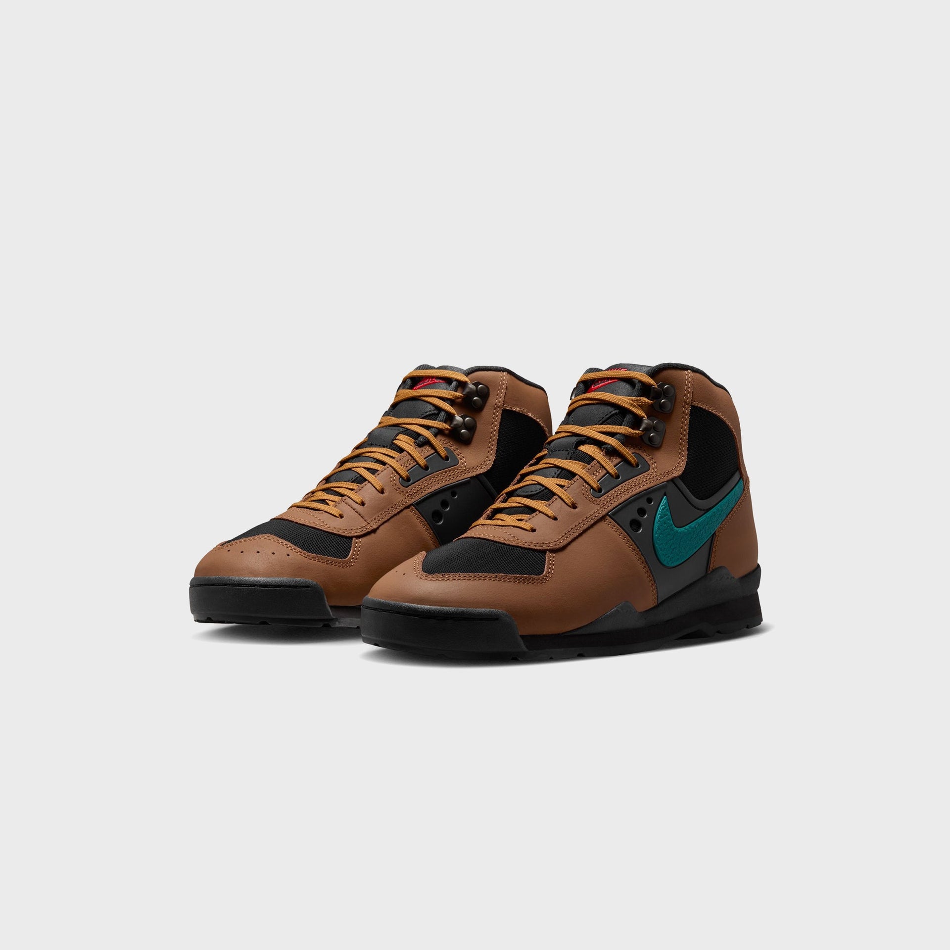 Nike Baltoro High - Light British Tan / Geode Teal / Black / University Red