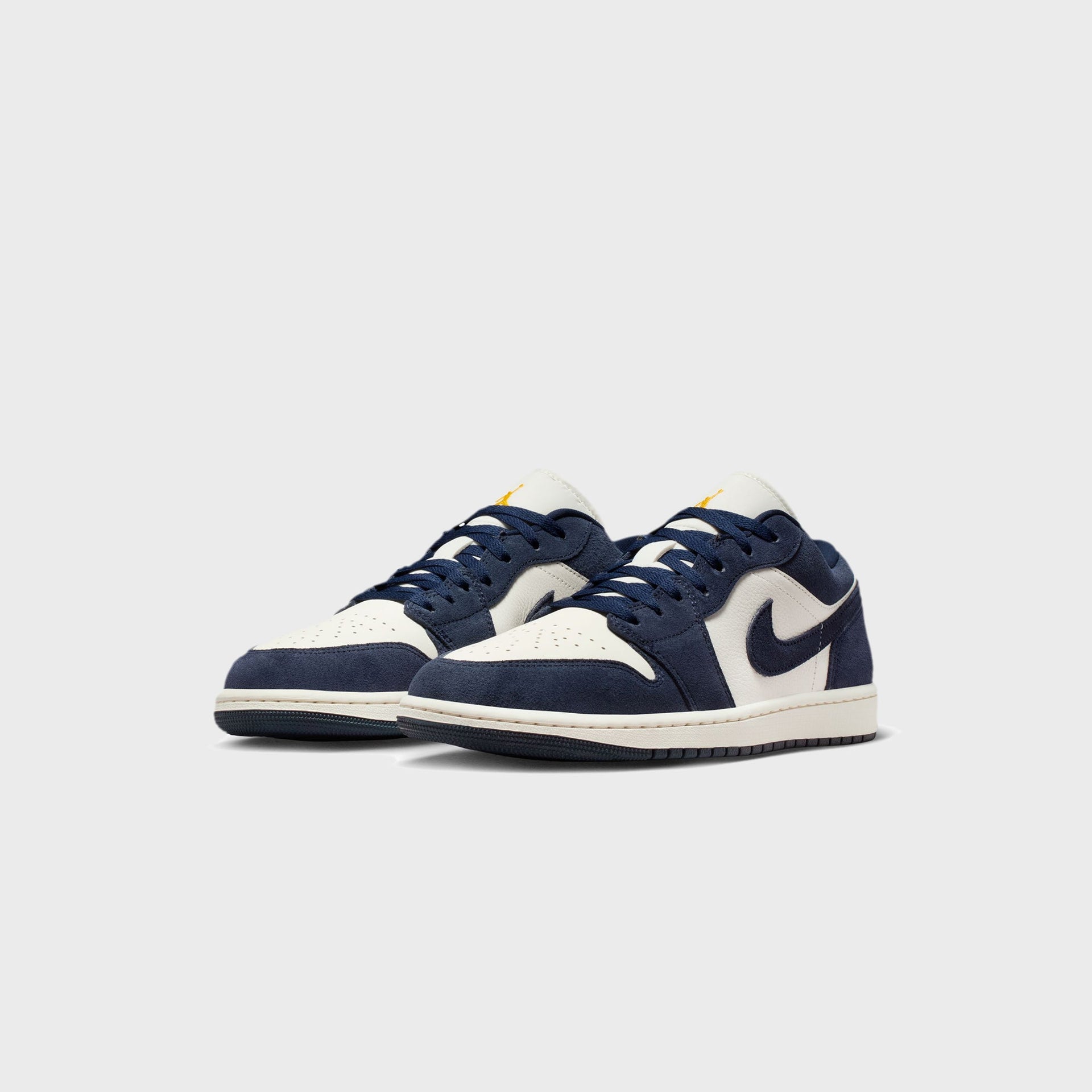 Jordan Air Jordan 1 Low SE - Obsidian / University Gold / Chile Red