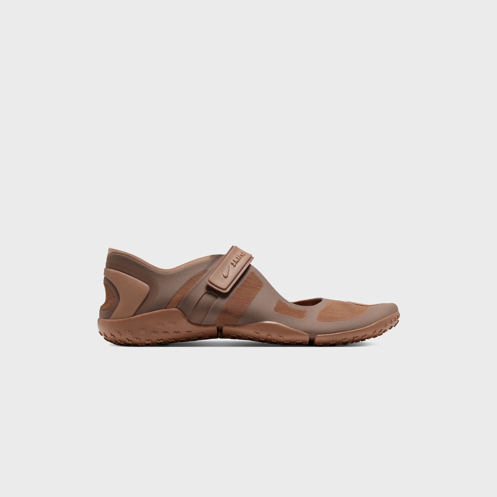 NikeSKIMS WMNS Rift Mesh - Archaeo Brown / Infinite Sable / Desert Dust